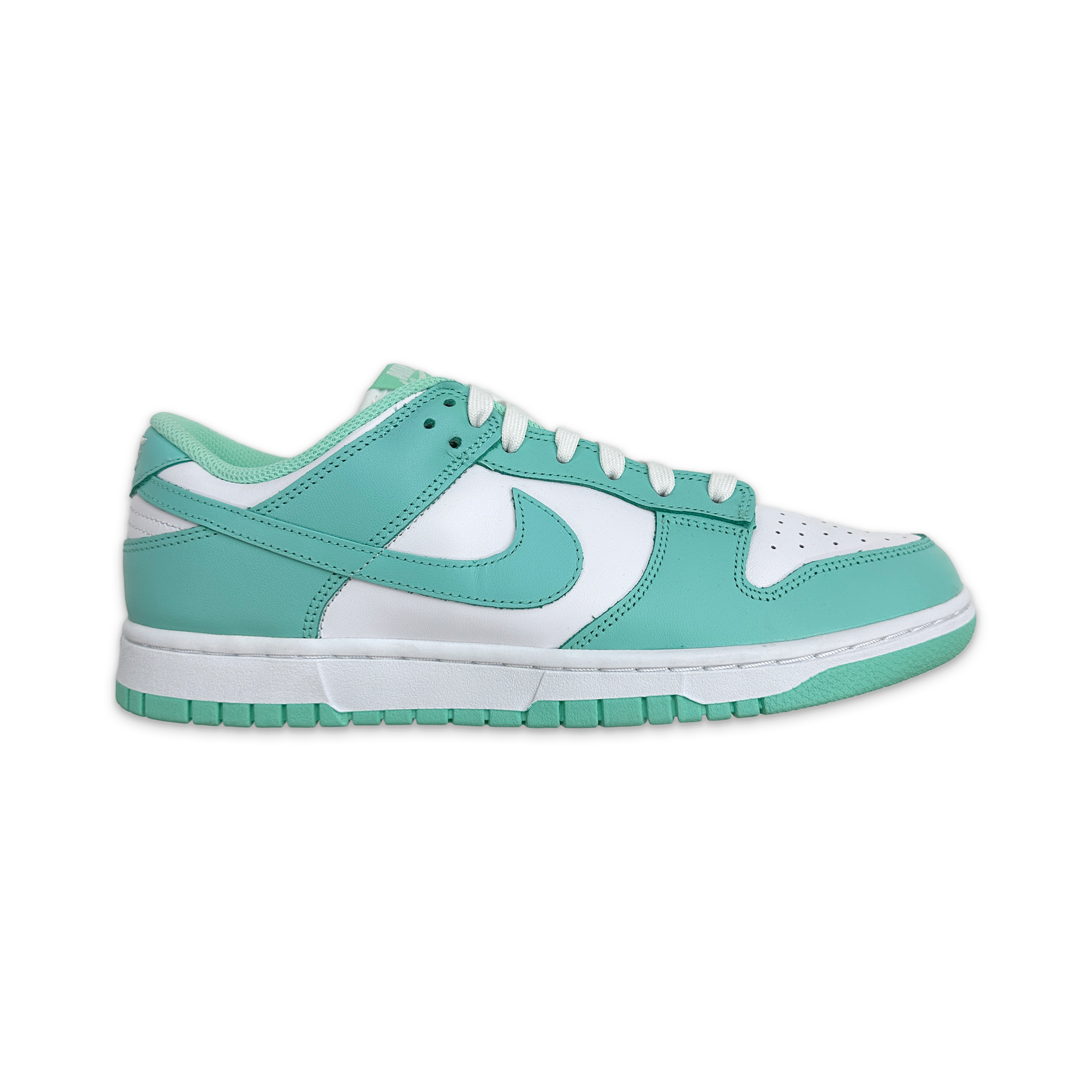 Request, Nike Dunk Low “Green Glow (W)”