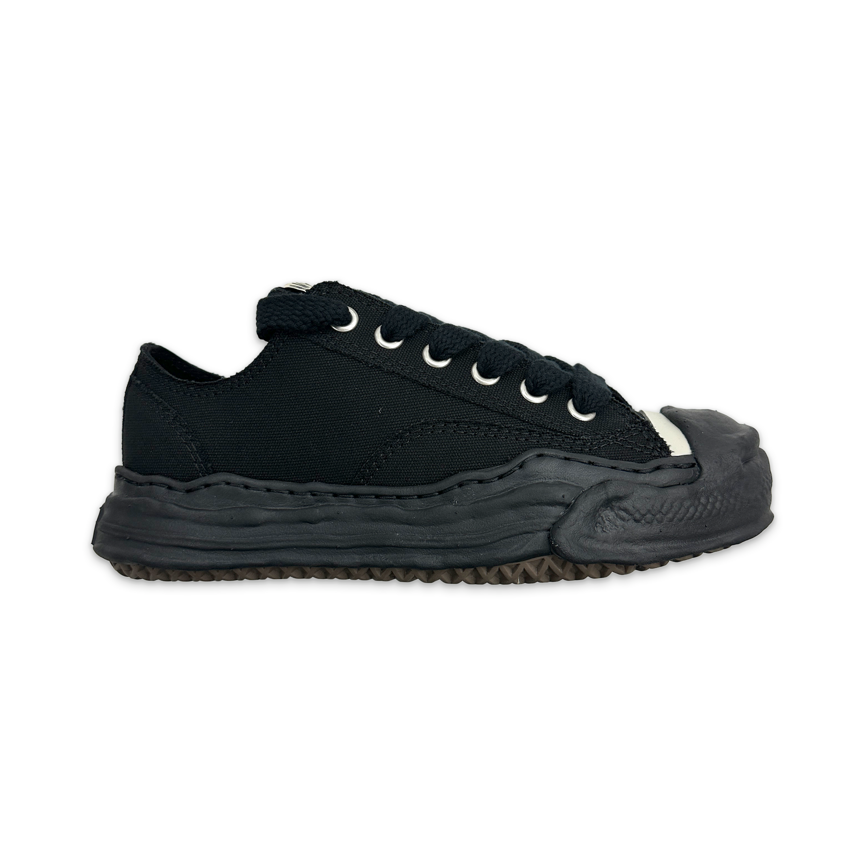 Hank Canvas Low "Triple Black"