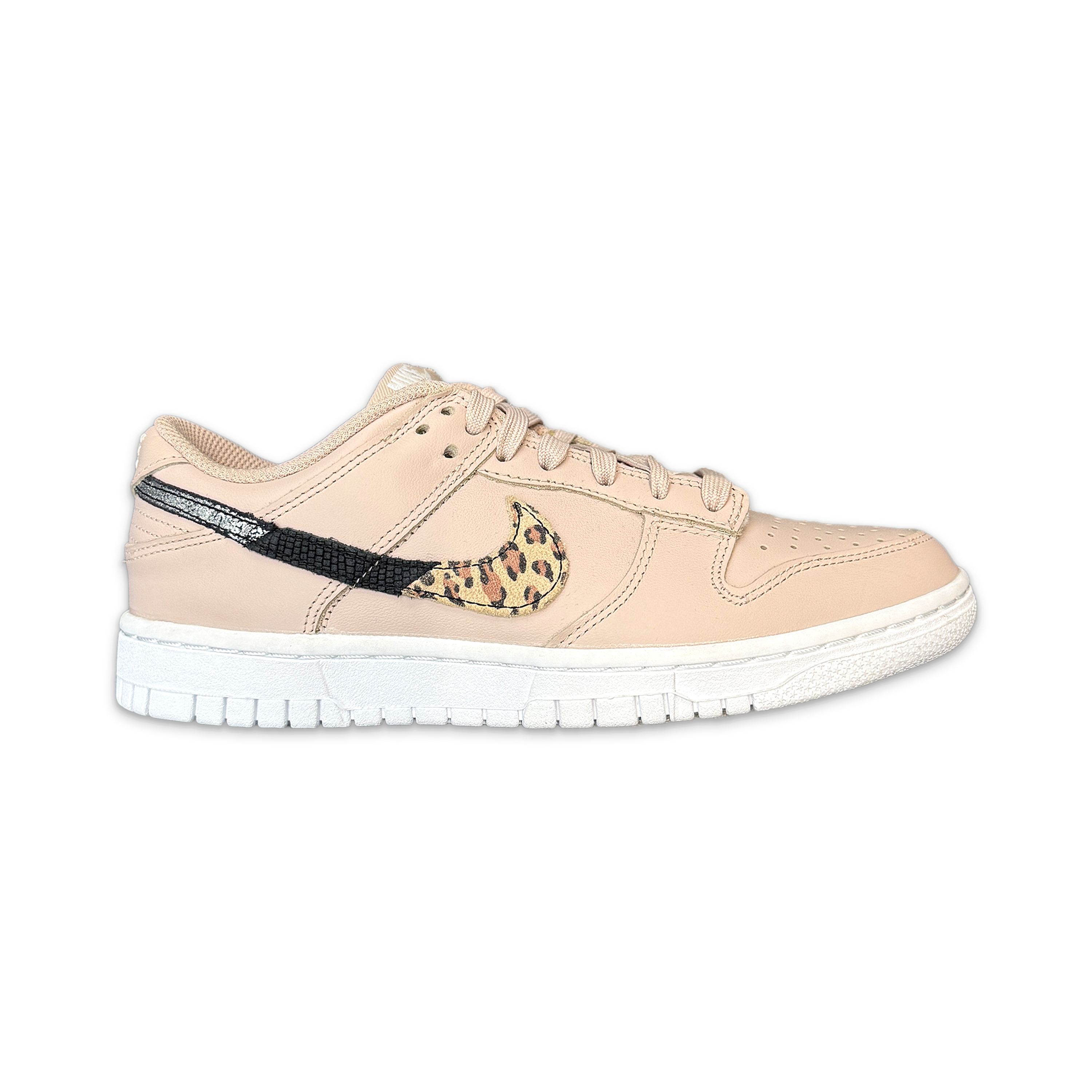 Nike, Dunk Low SE "Primal Pink" (W)