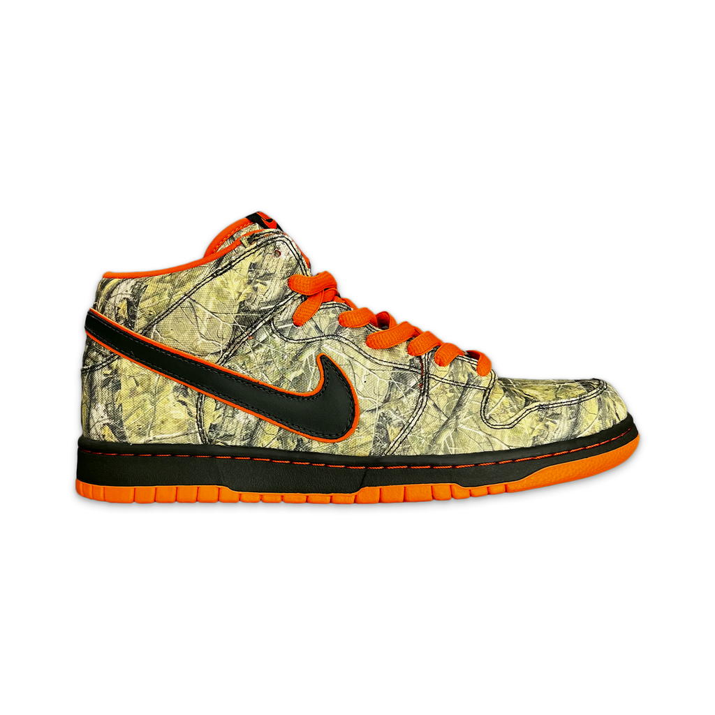 SB Dunk Mid “Real Tree Camo”