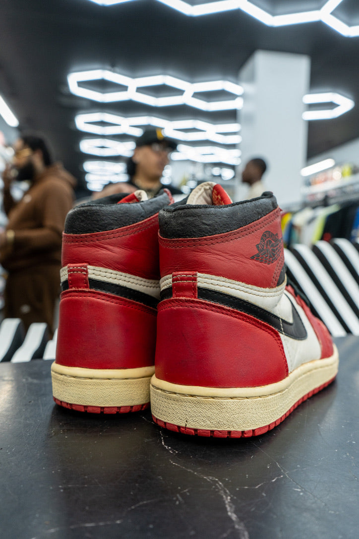 Air Jordan 1 Retro “Chicago 1985”