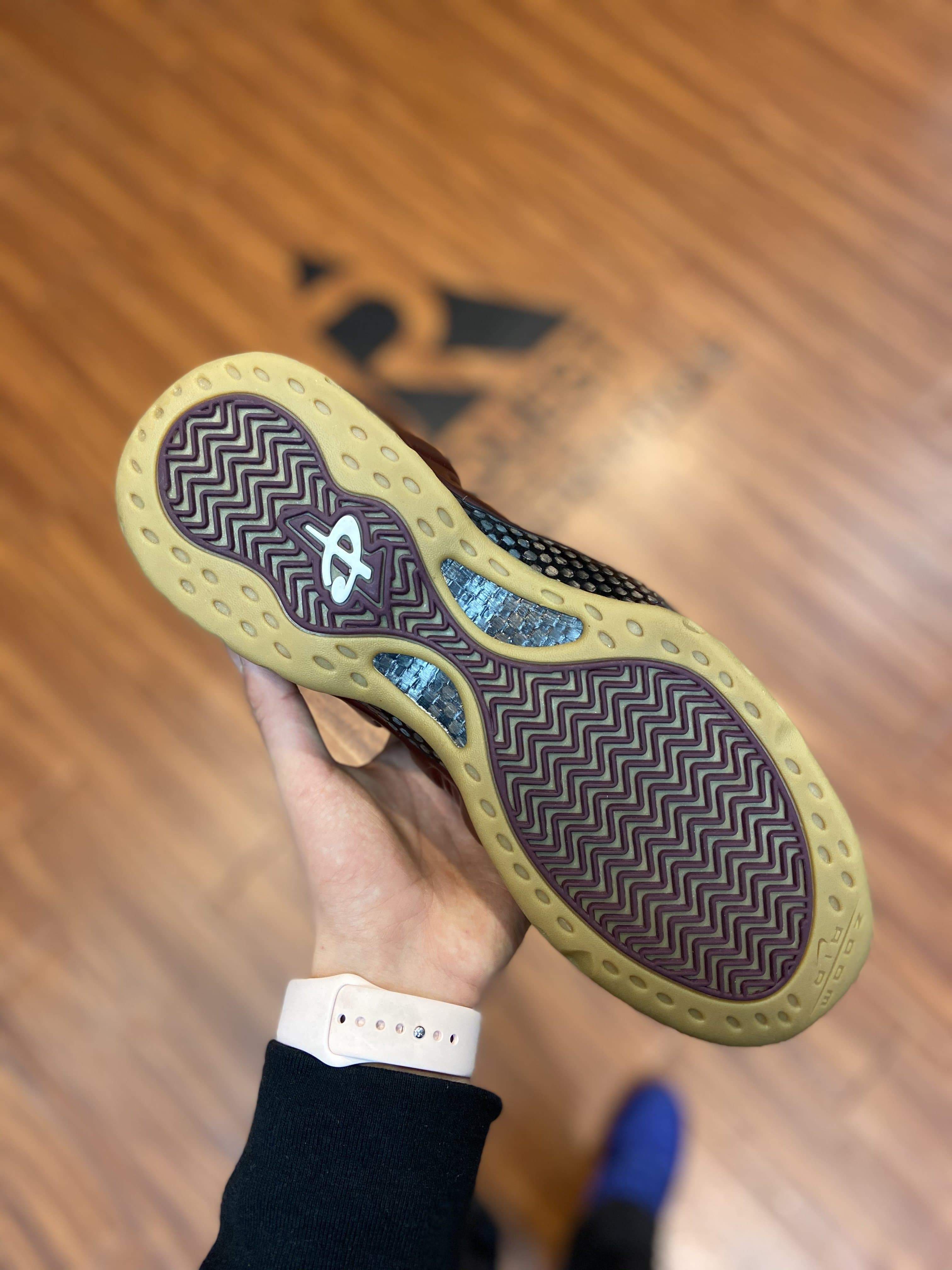 Air Foamposite One “Maroon”