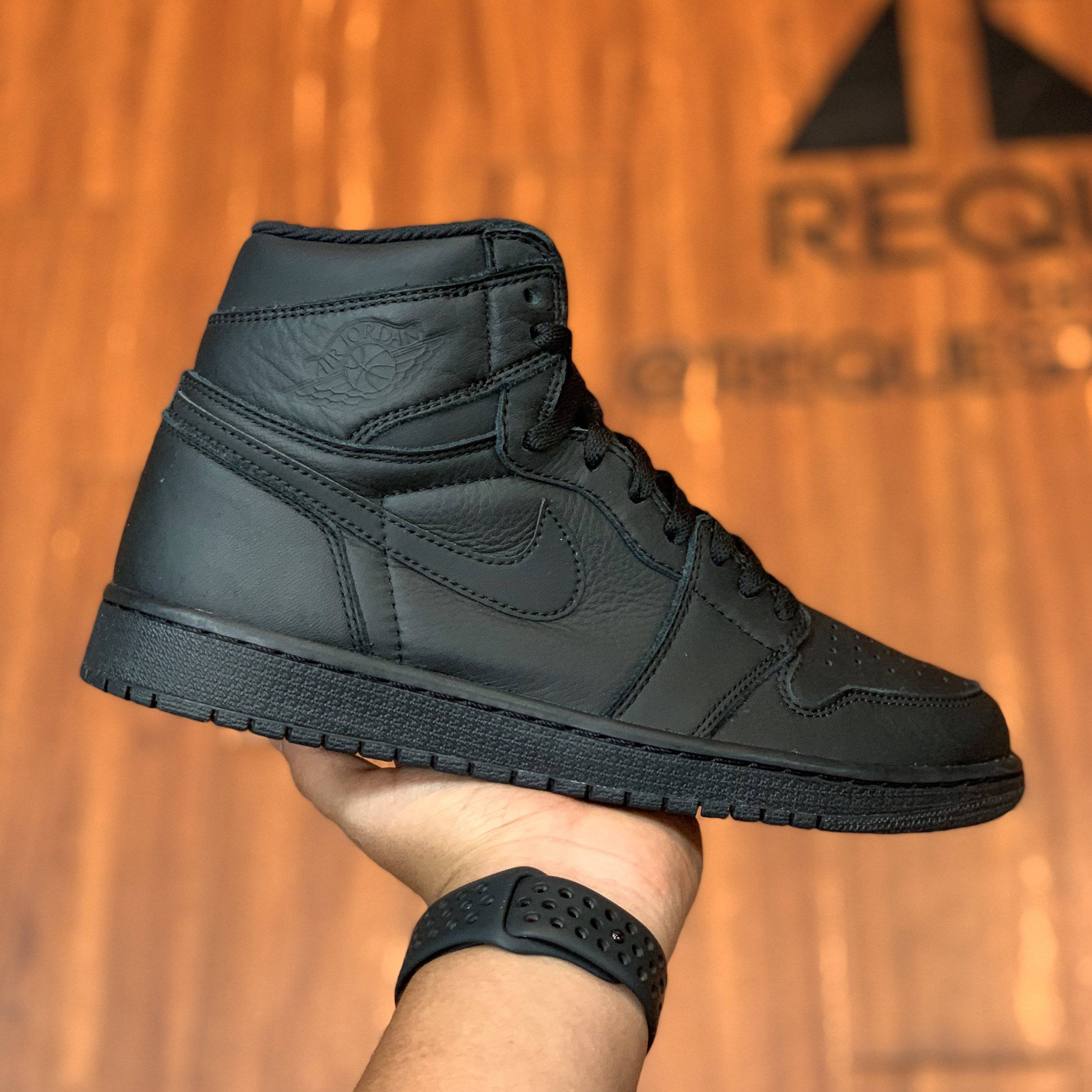 Air Jordan 1 Retro “Black”