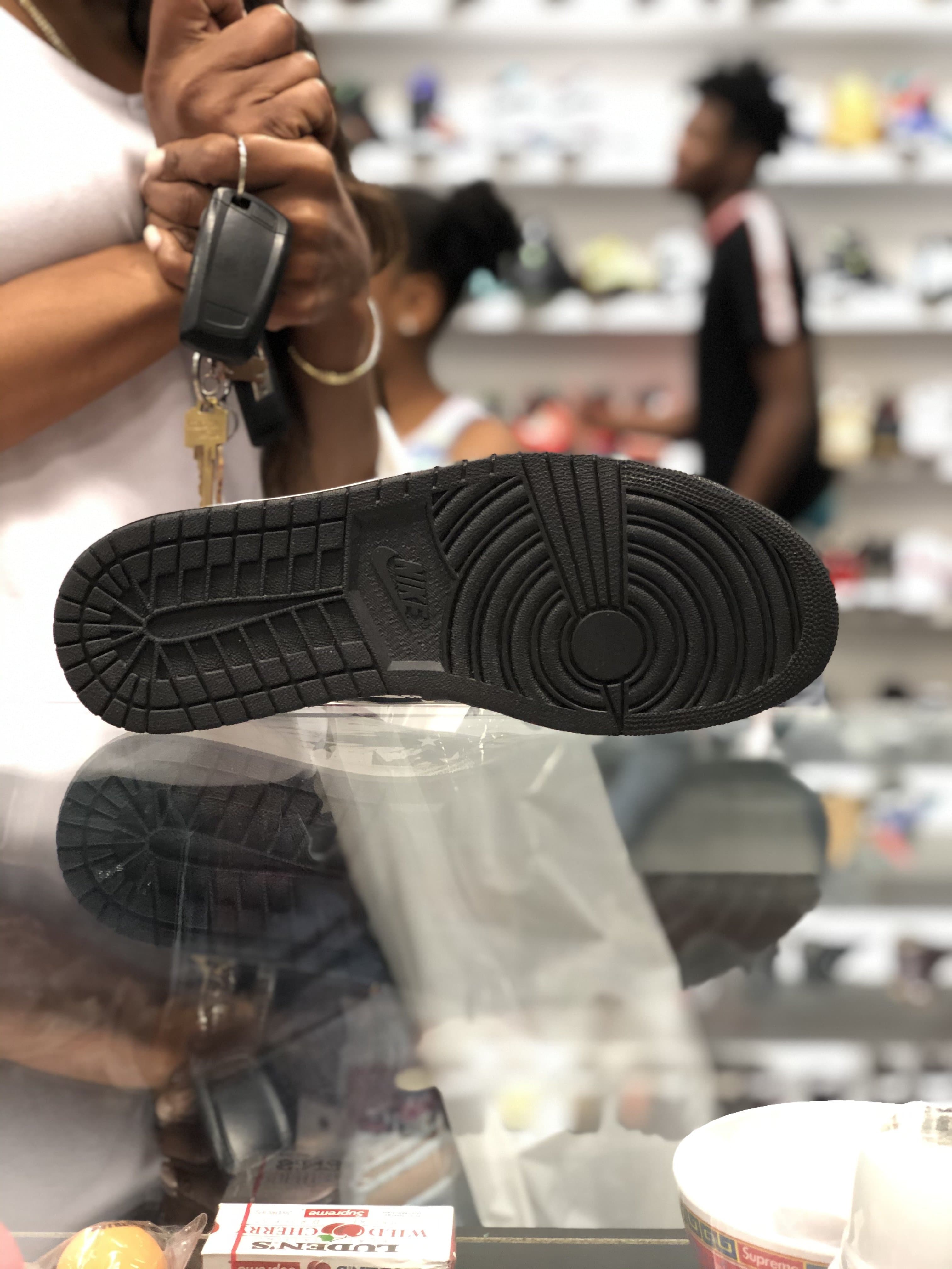 Air Jordan 1 Retro High “Dave White”