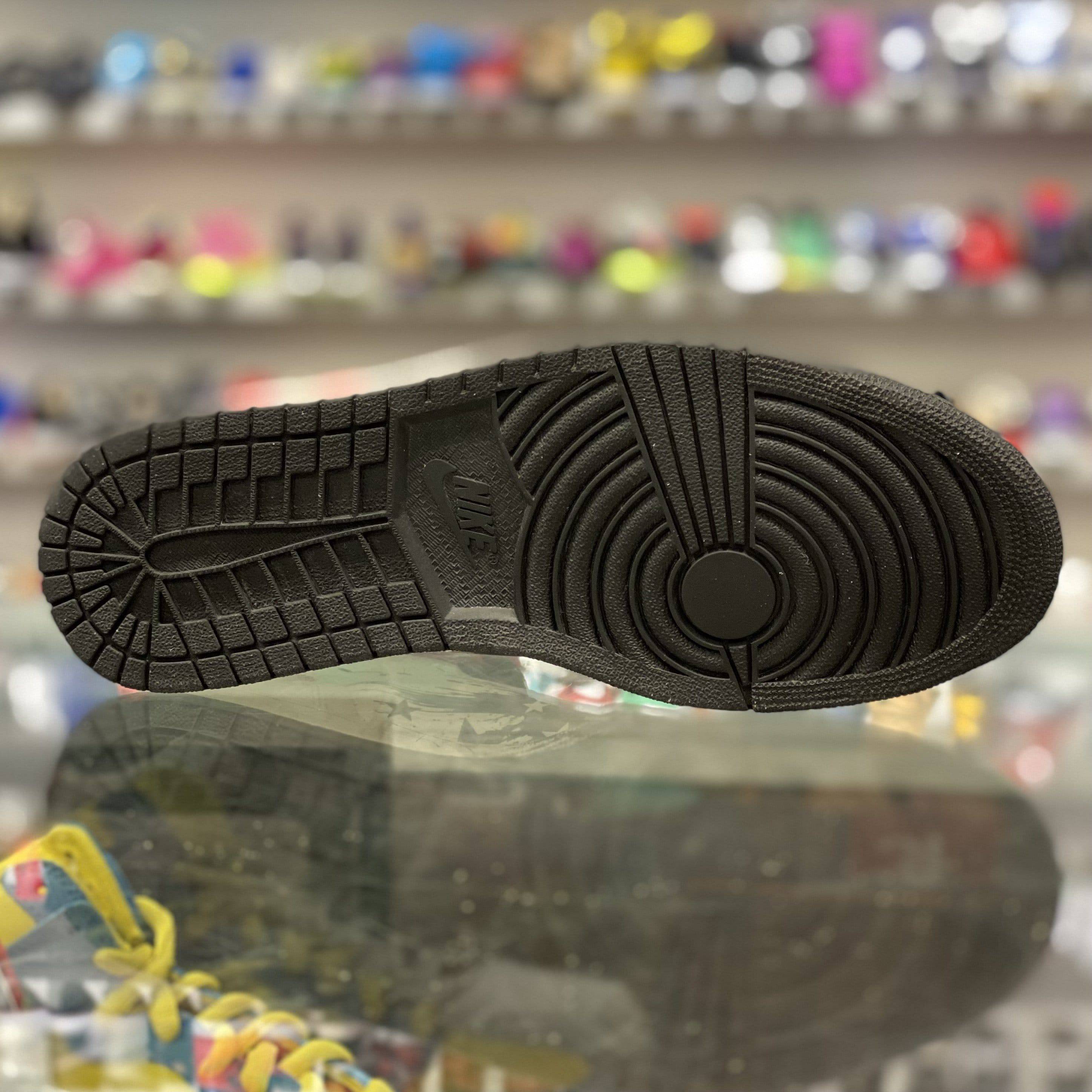 Air Jordan 1 Retro High “Dave White”