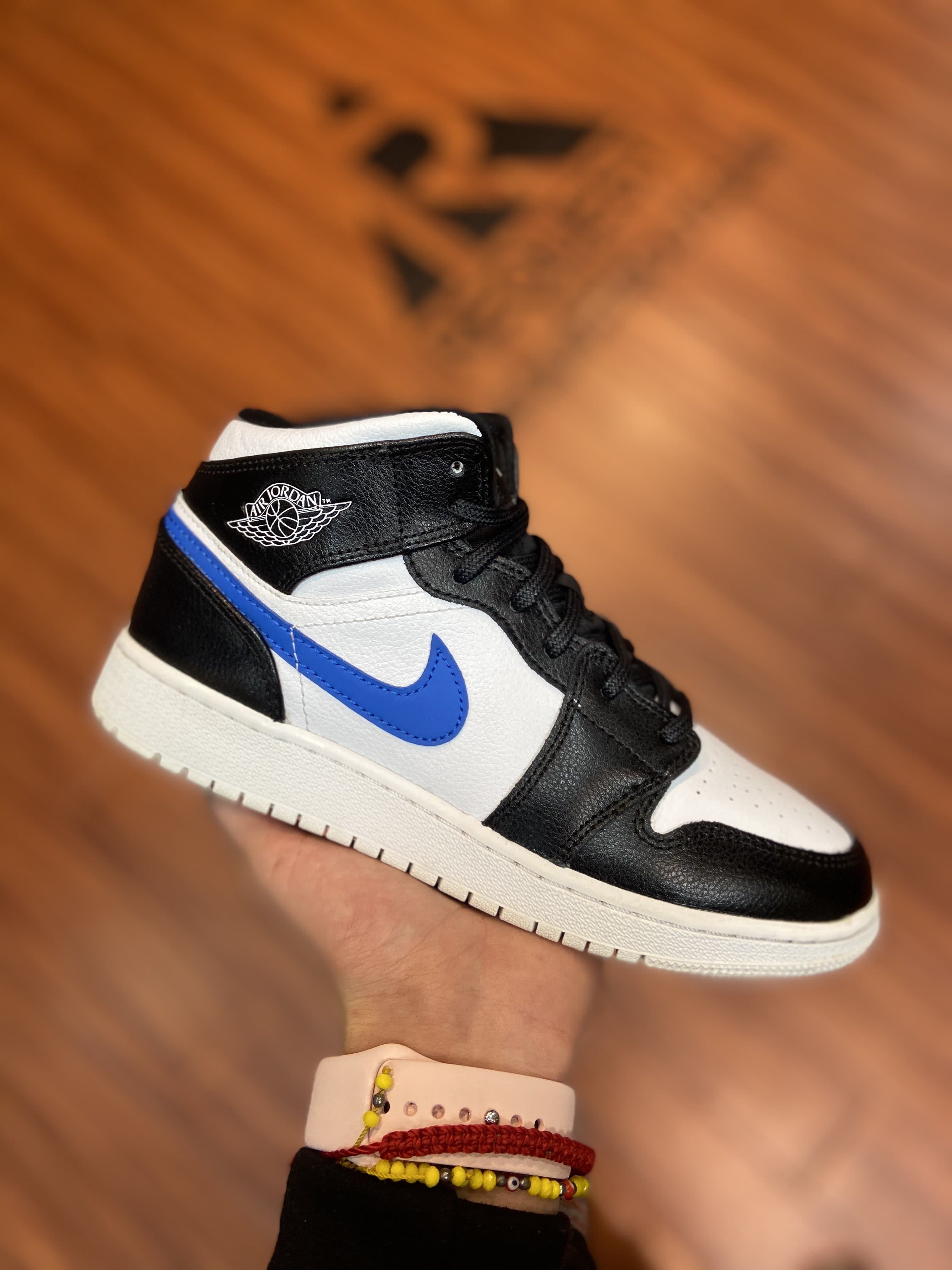 Air Jordan 1 Retro Mid “Multi-Color Swoosh”