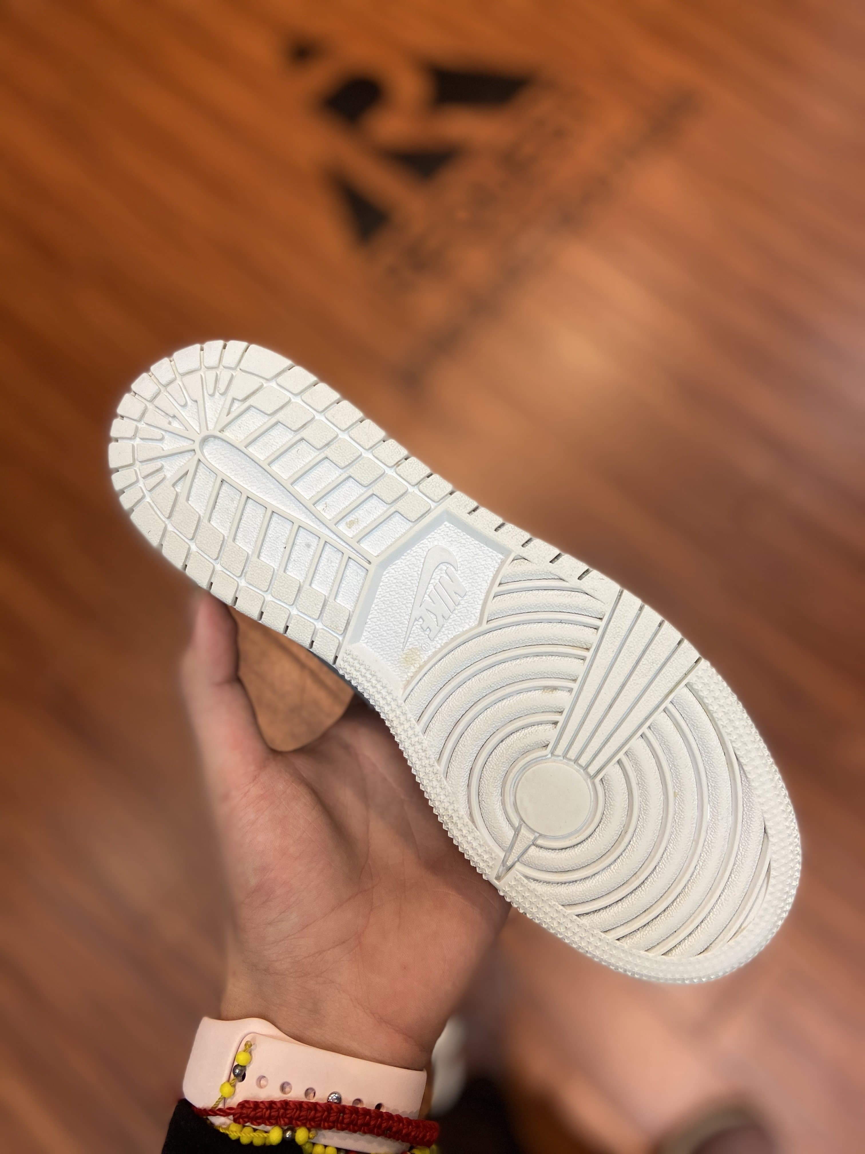 Air Jordan 1 Retro Mid “Multi-Color Swoosh”