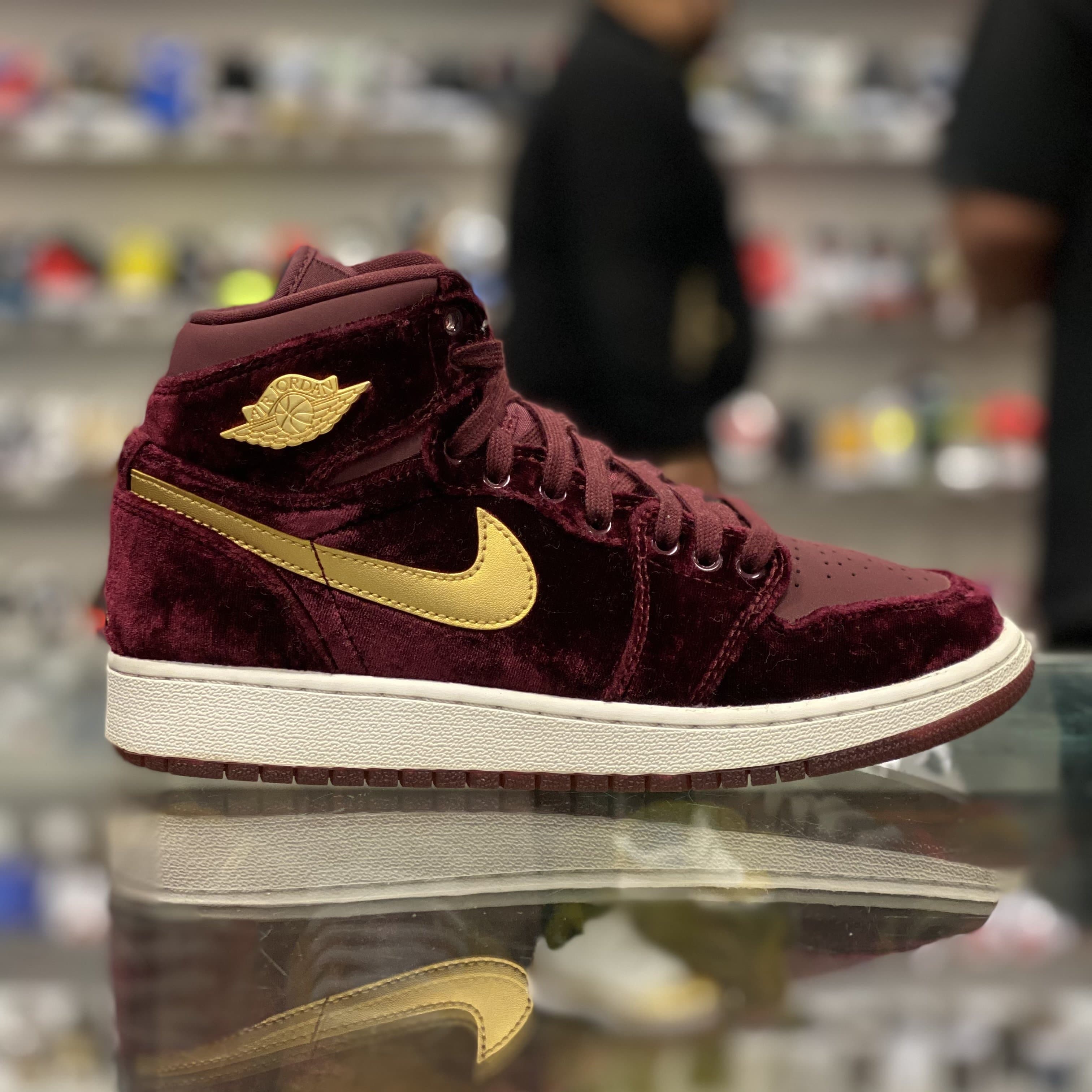 Air Jordan 1 Retro “Velvet”