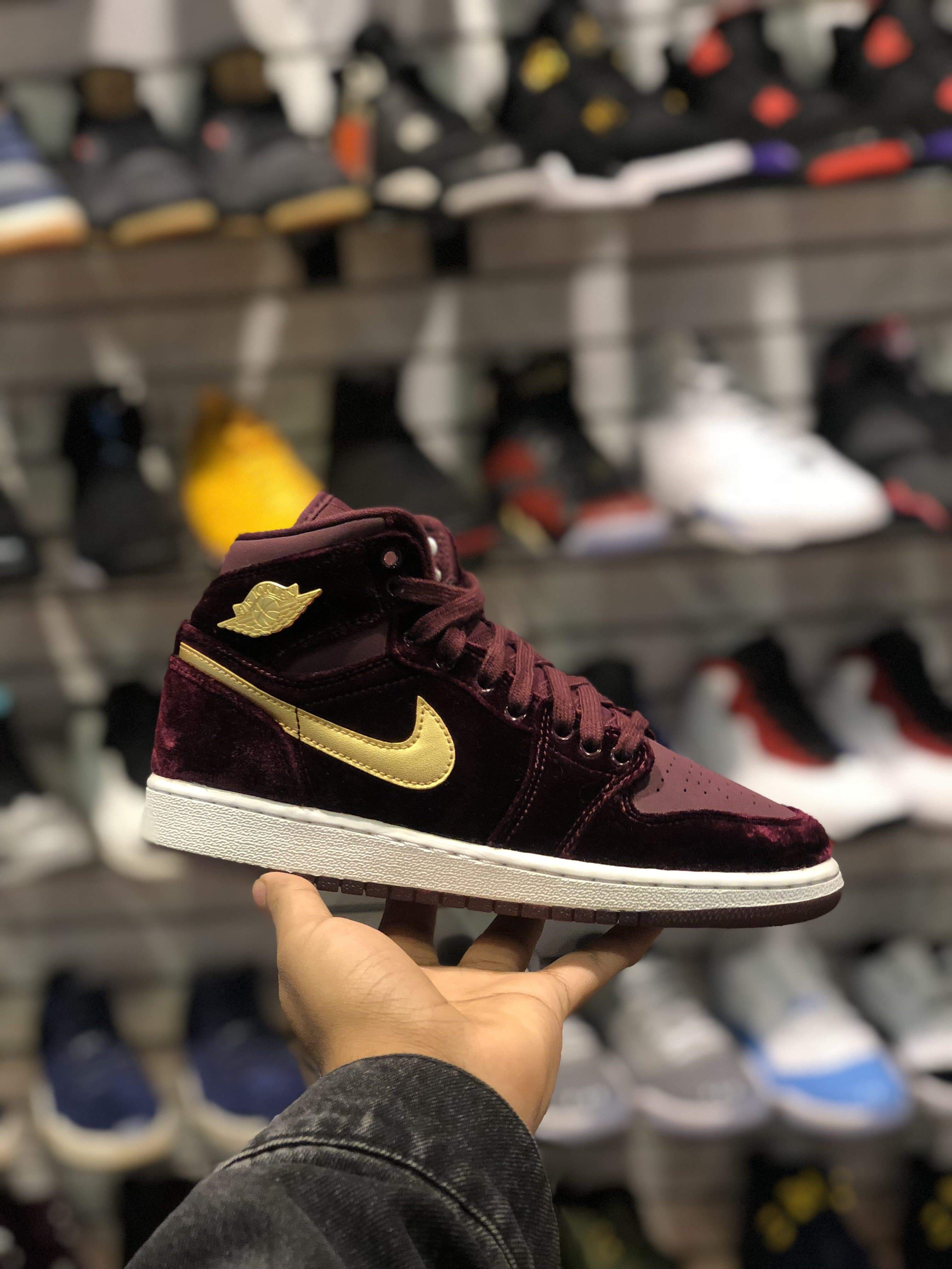 Air Jordan 1 Retro “Velvet”