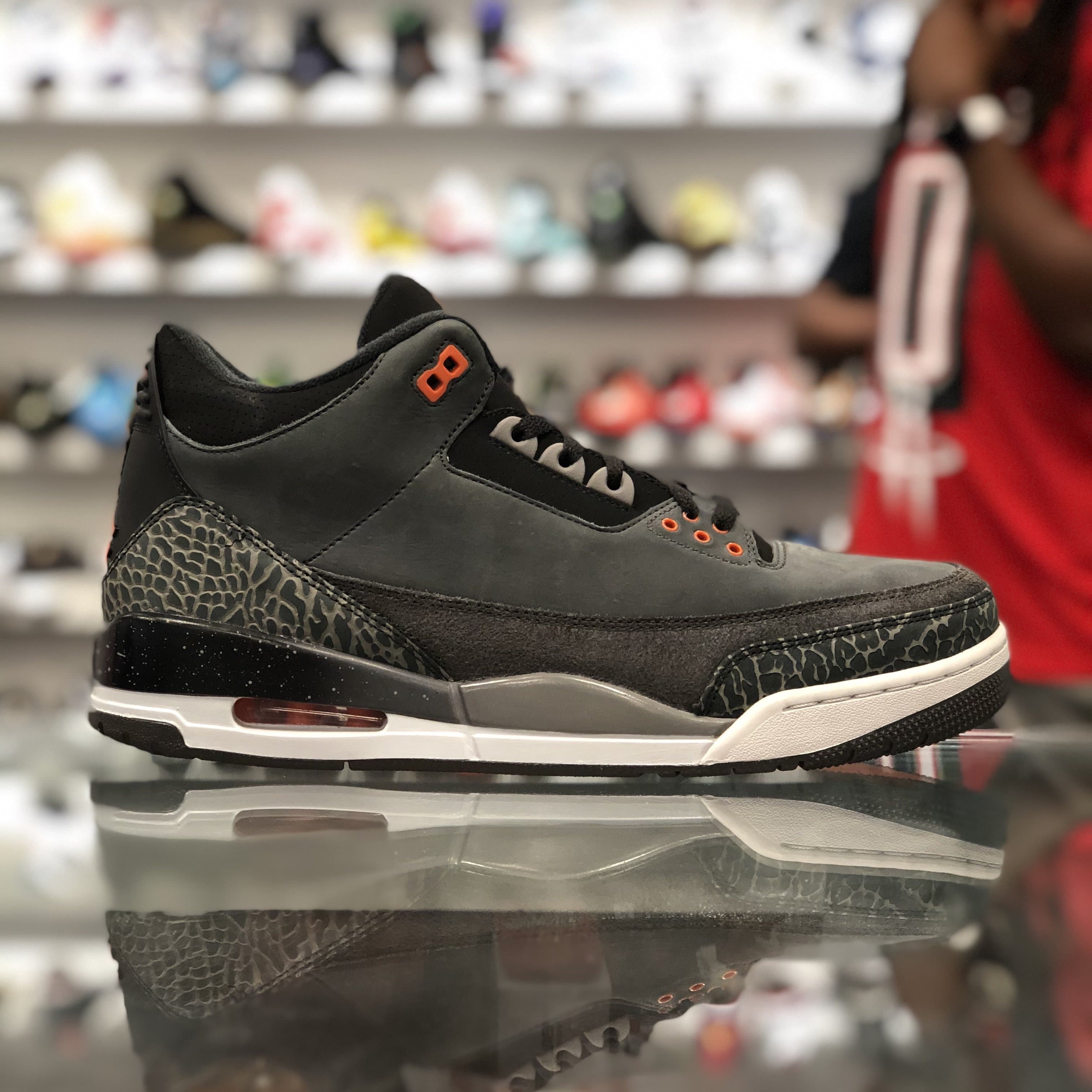 Air Jordan 3 Retro “Fear”