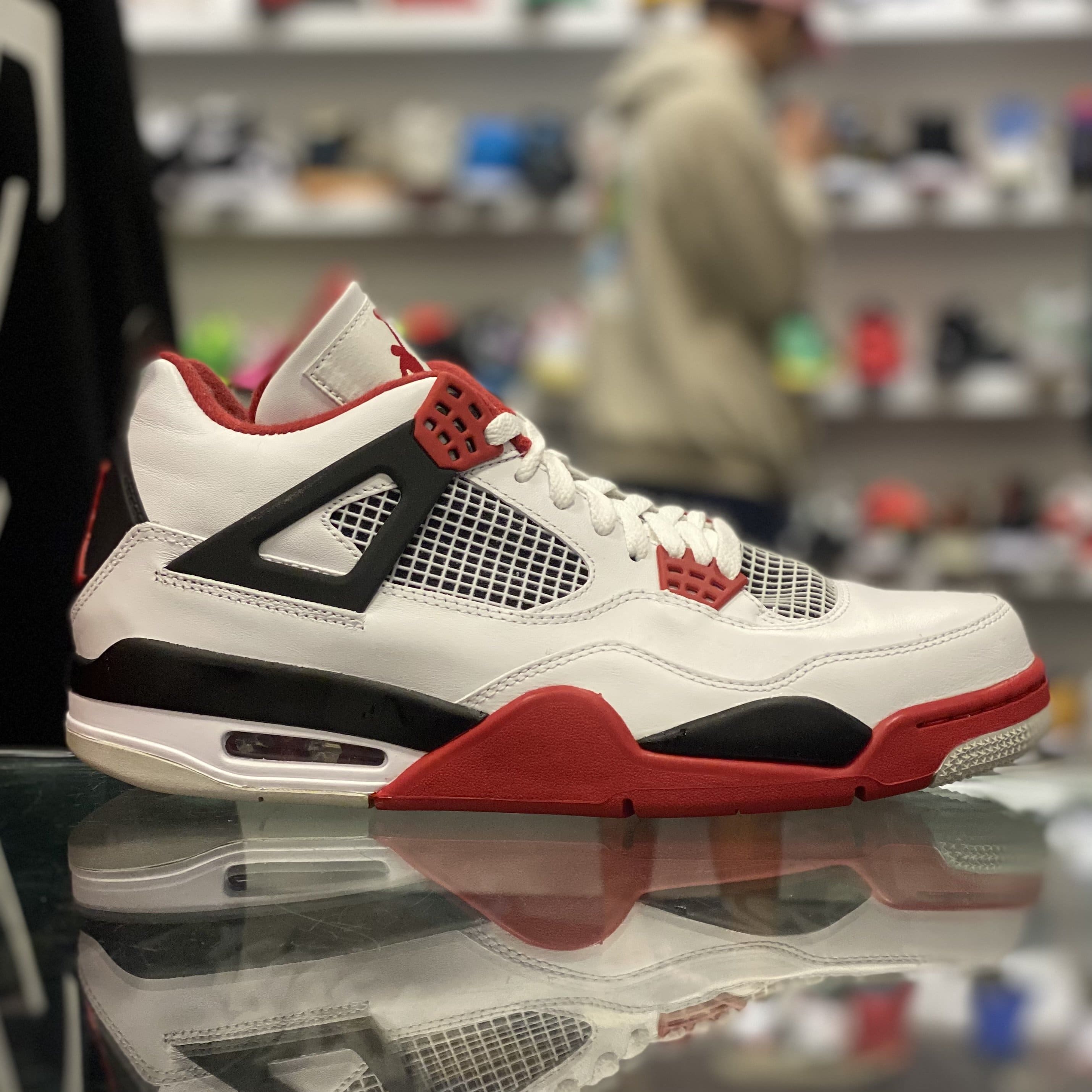 Air Jordan 4 Retro “Fire Red”