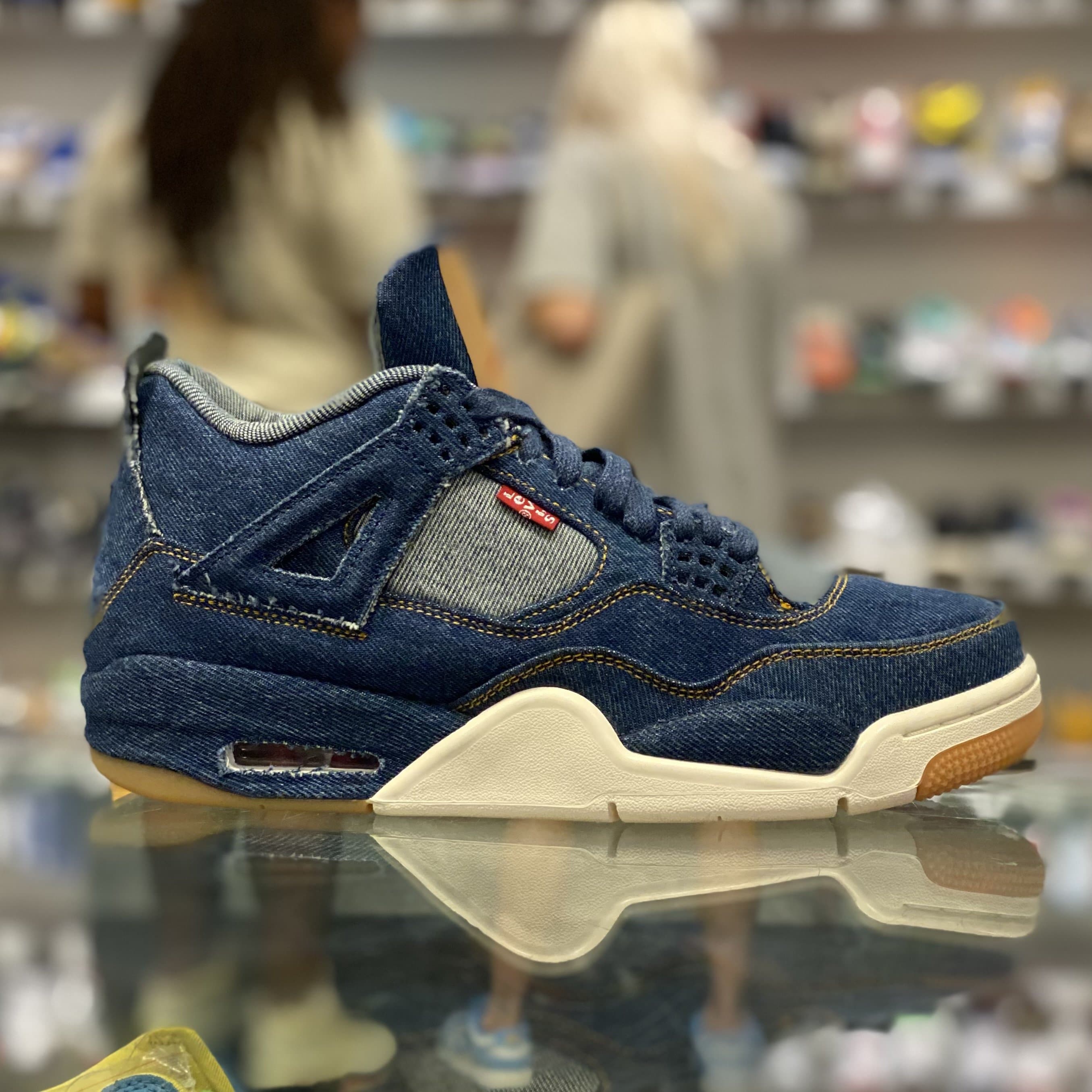 Air Jordan 4 Retro “Levi’s Blue”