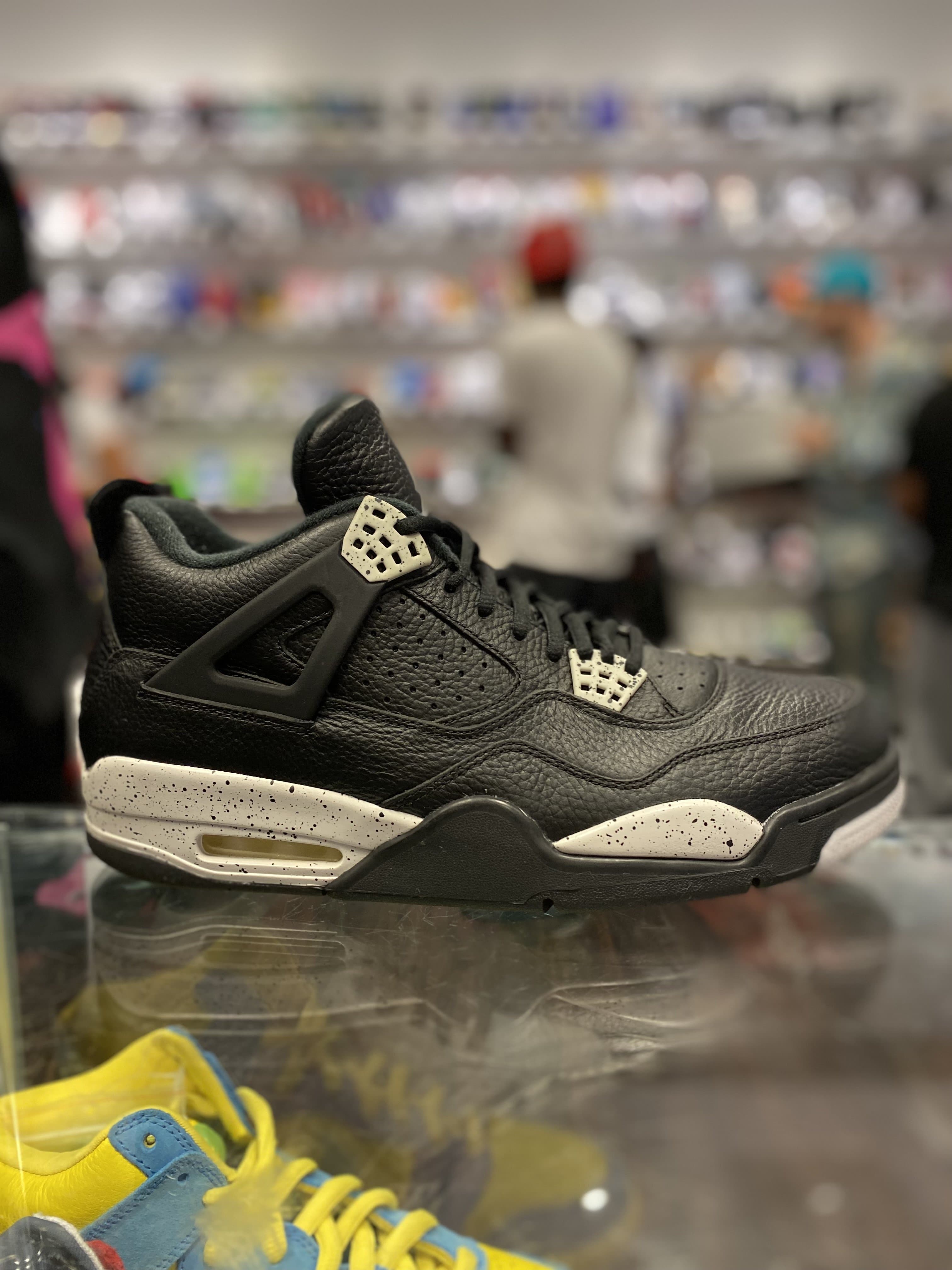 Air Jordan 4 Retro “Oreo”