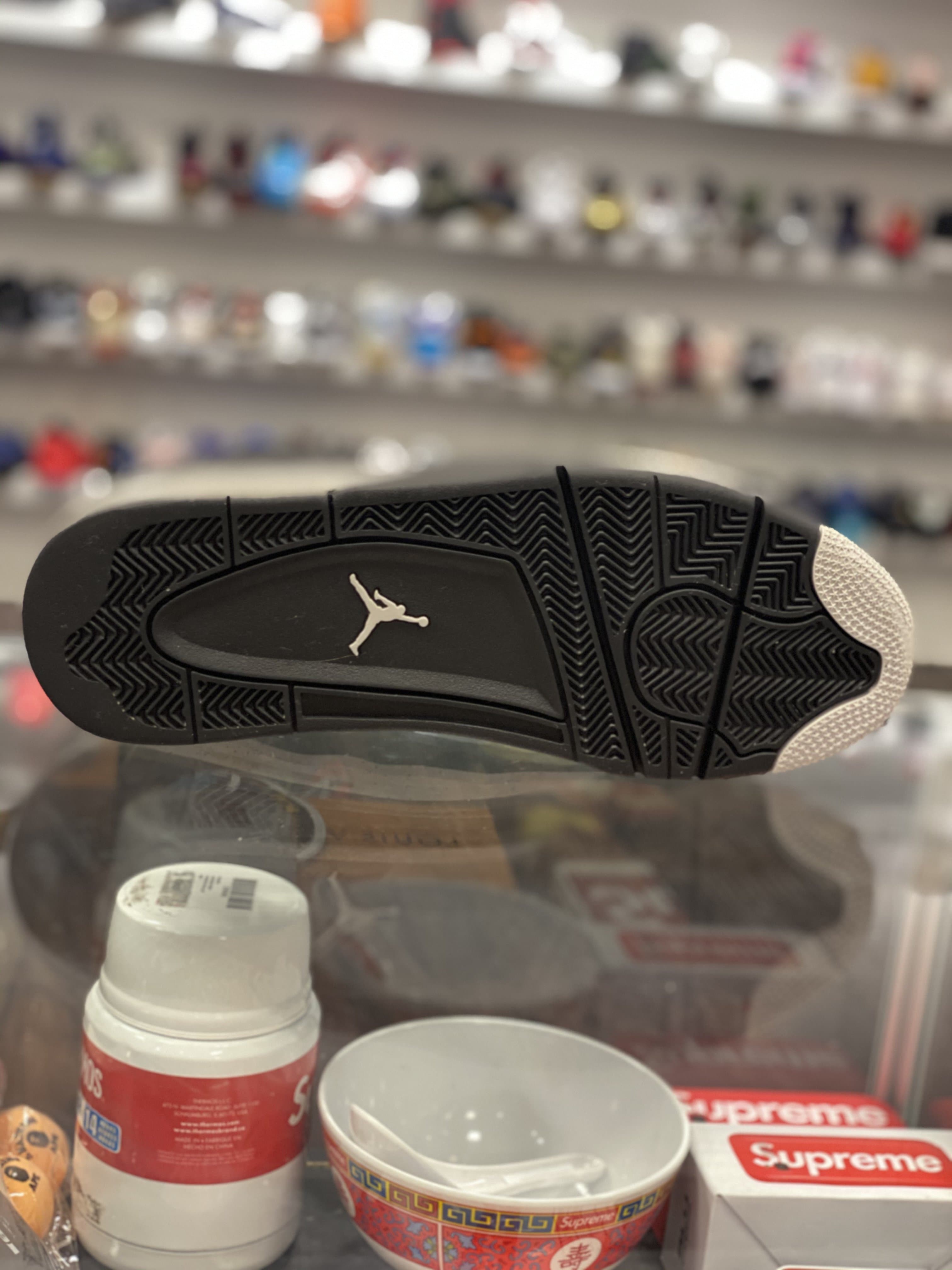 Air Jordan 4 Retro “Oreo”