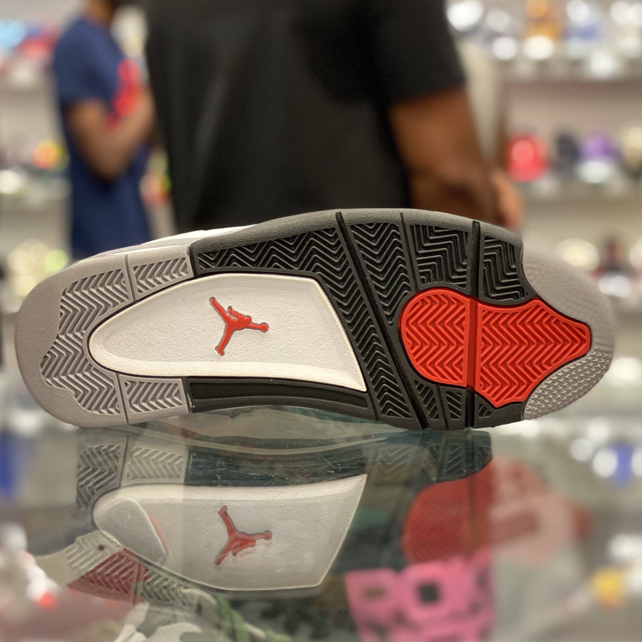 Air Jordan 4 Retro “White Cement 2012”