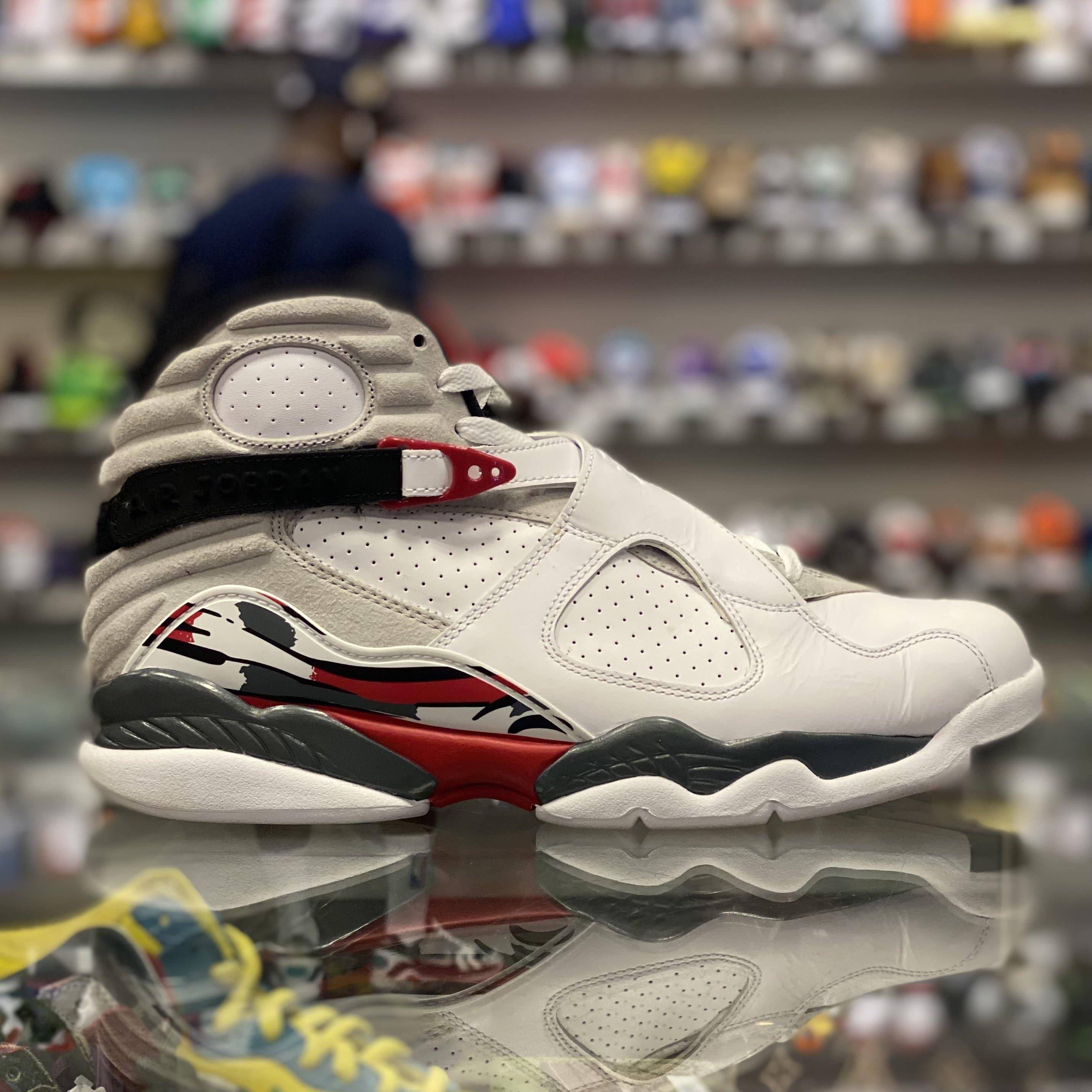 Air Jordan 8 Retro “Bugs Bunny”