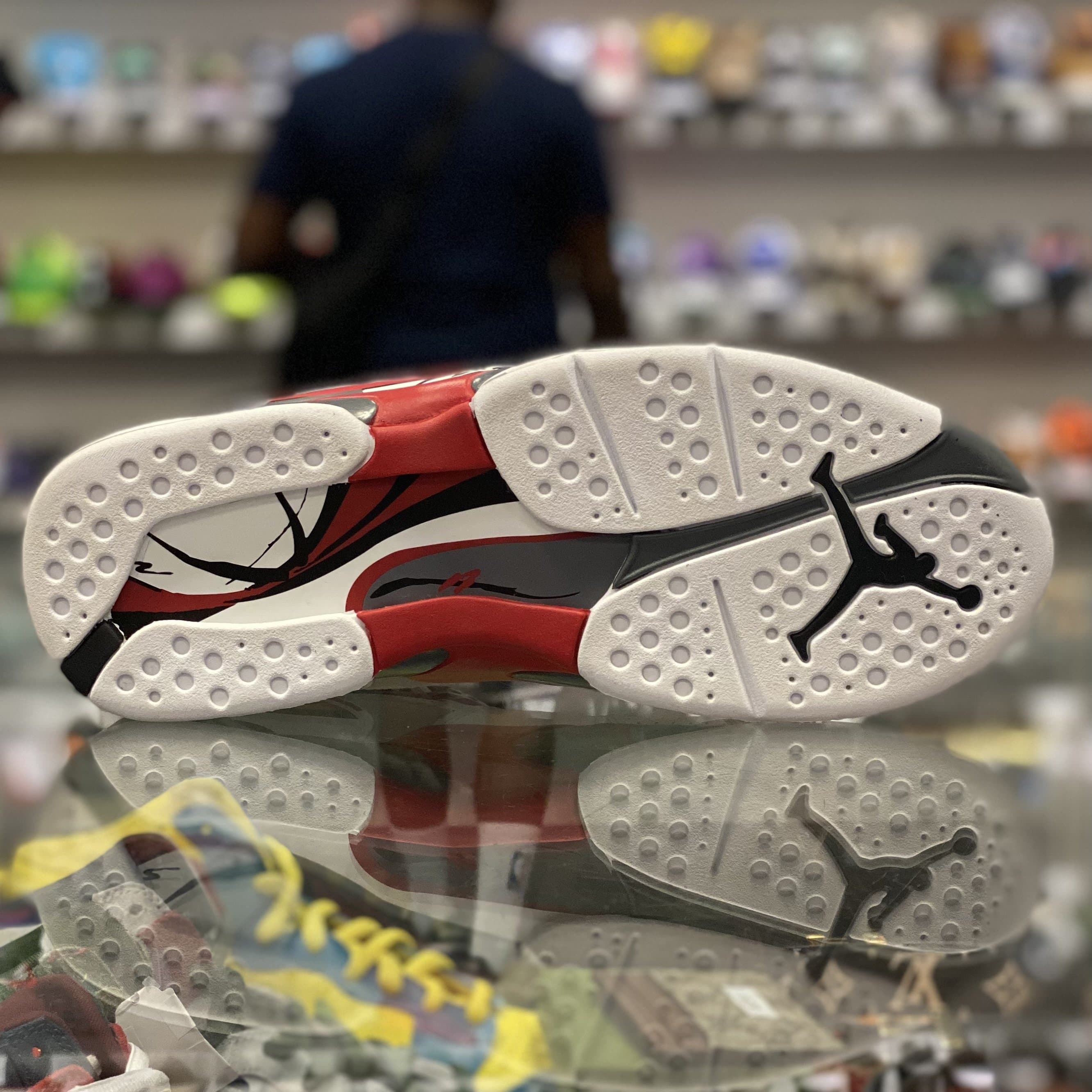 Air Jordan 8 Retro “Bugs Bunny”