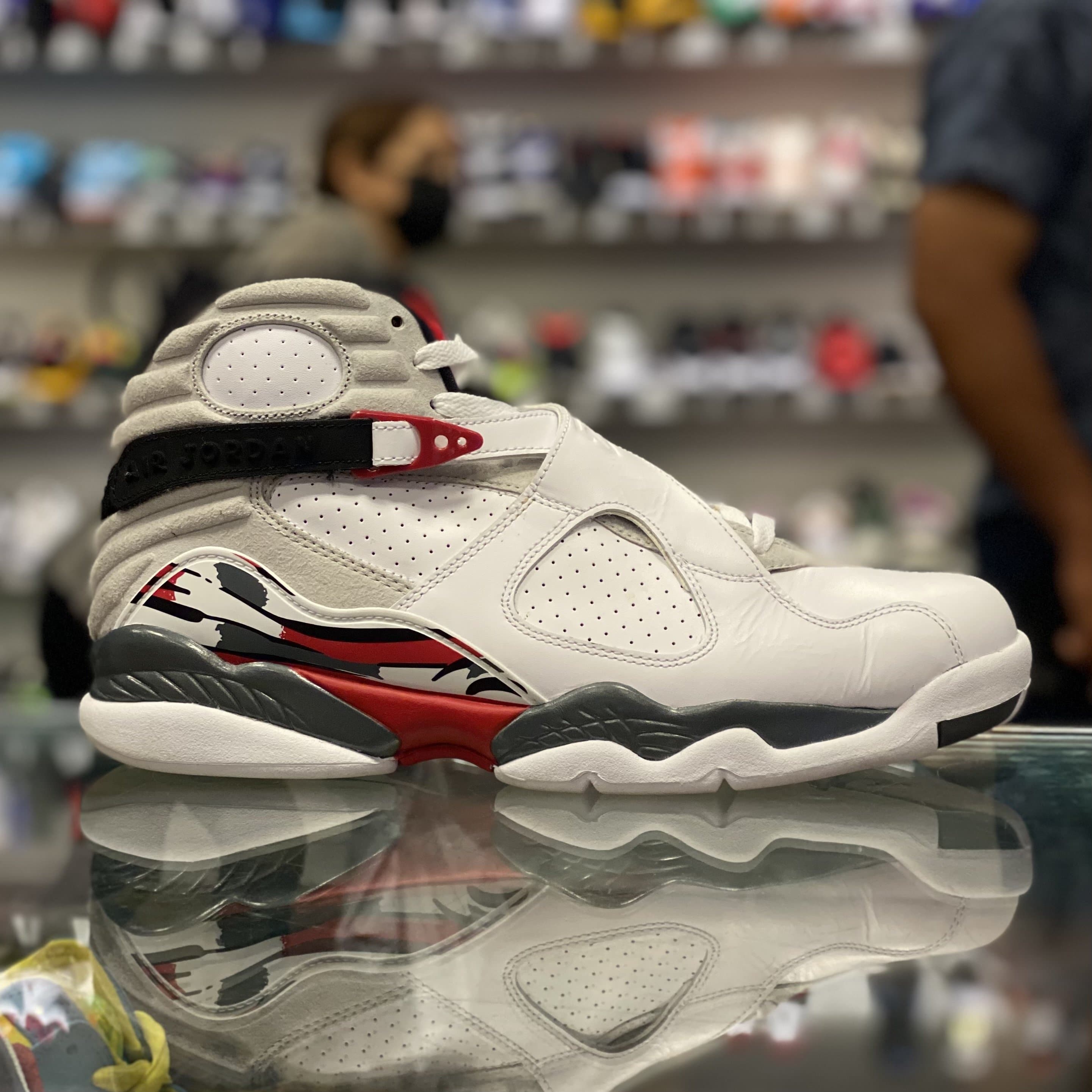 Air Jordan 8 Retro “Bugs Bunny”