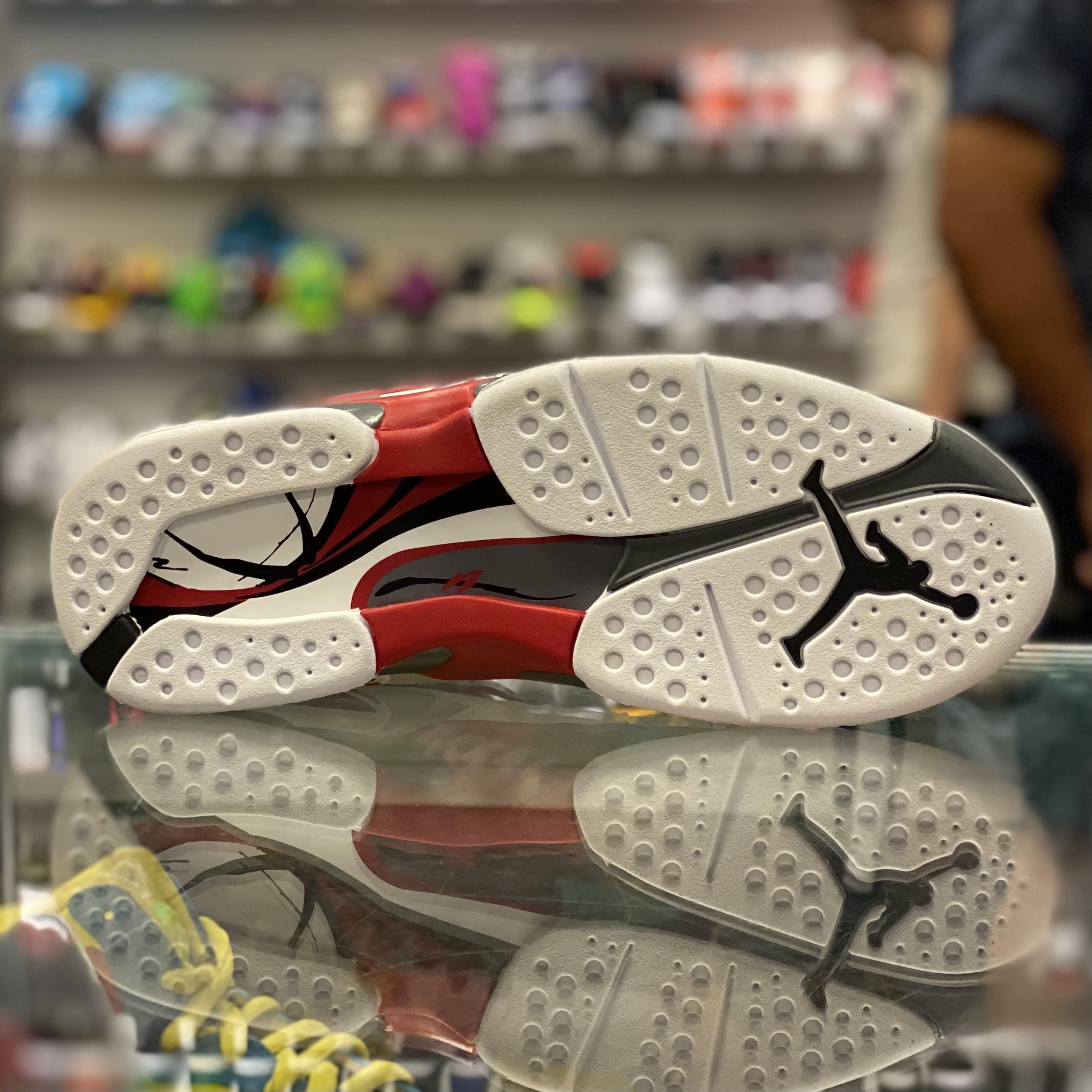 Air Jordan 8 Retro “Bugs Bunny”