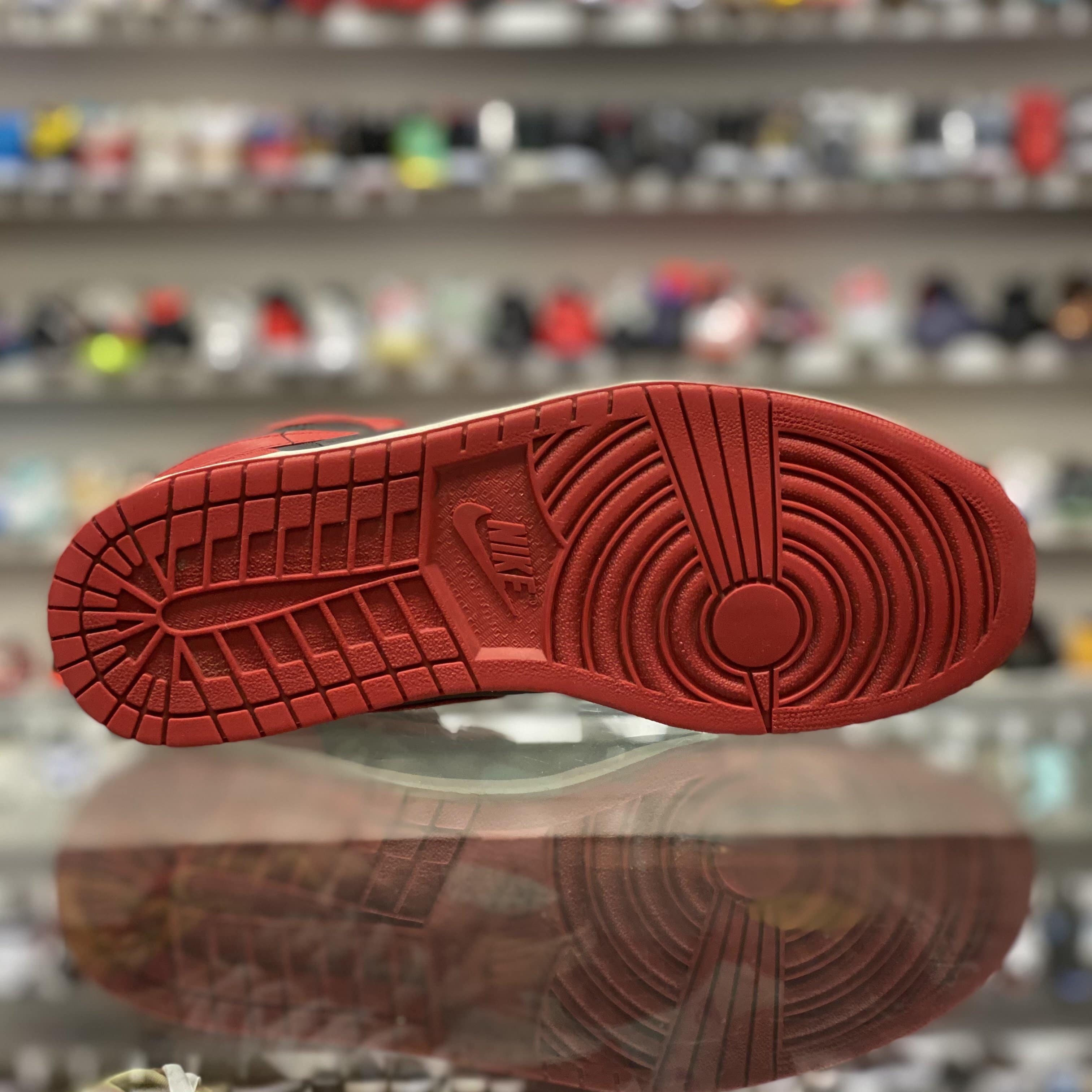 Air Jordan Retro 1 “2013 Bred”