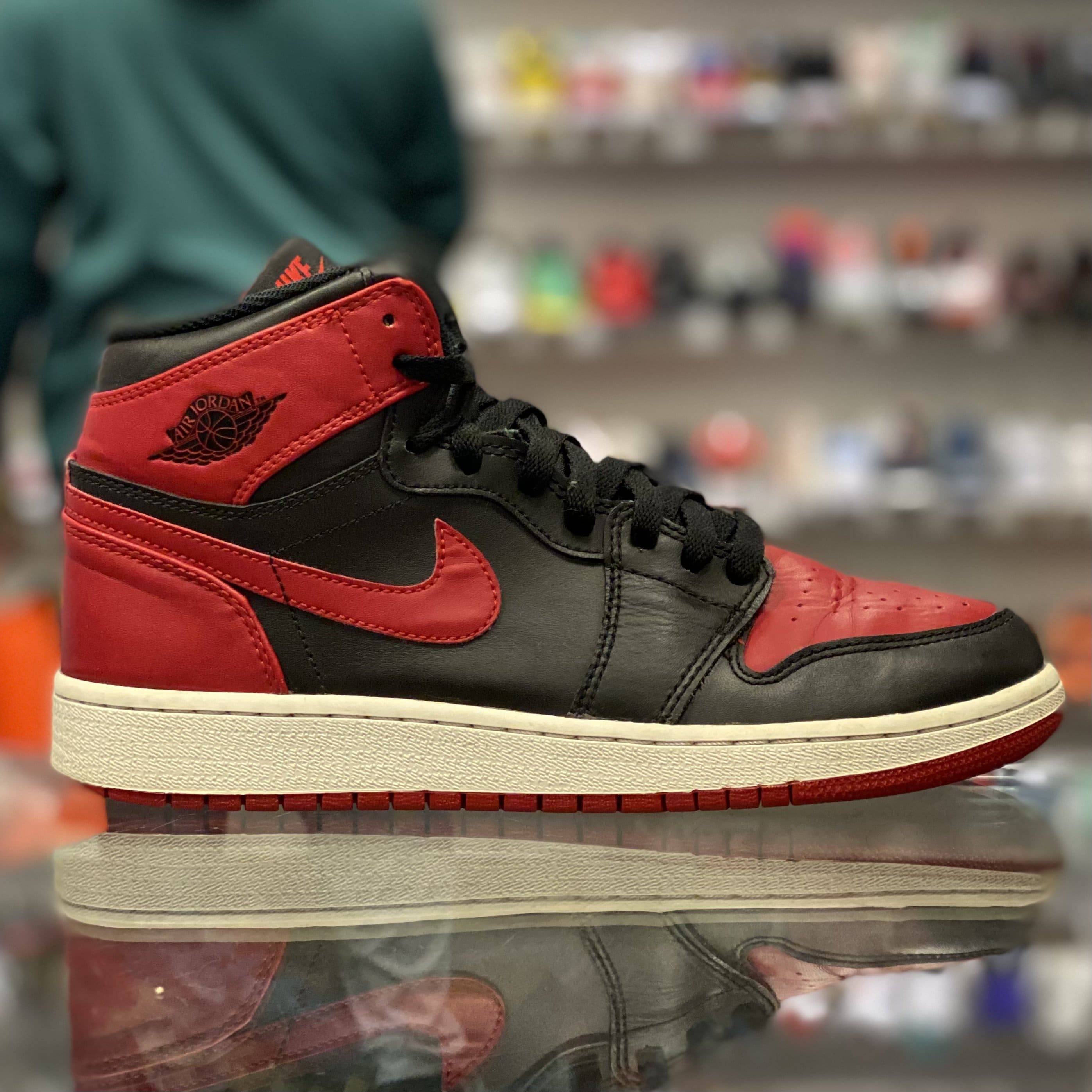 Air Jordan Retro 1 “2013 Bred”