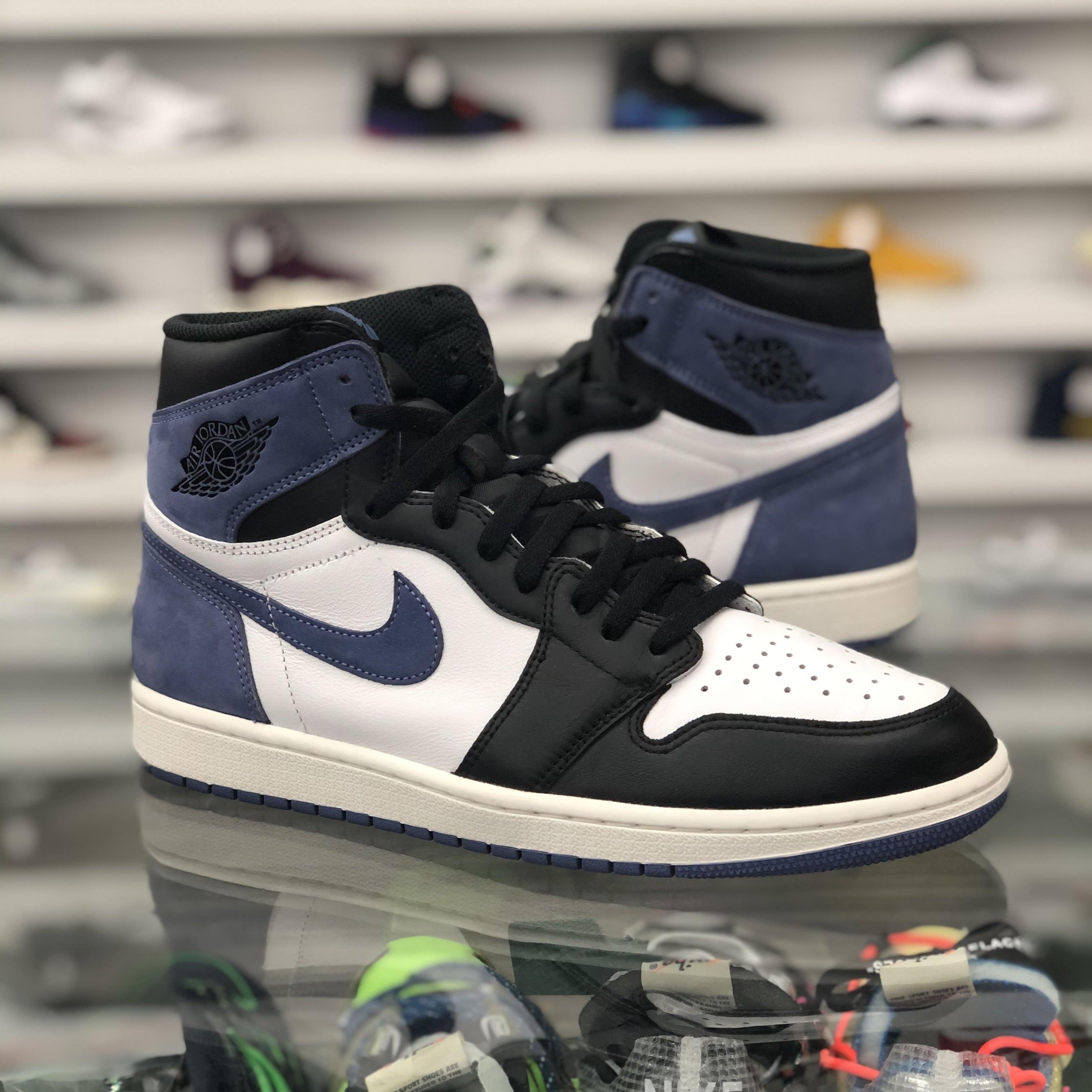 Air Jordan Retro 1 “Blue Moon”