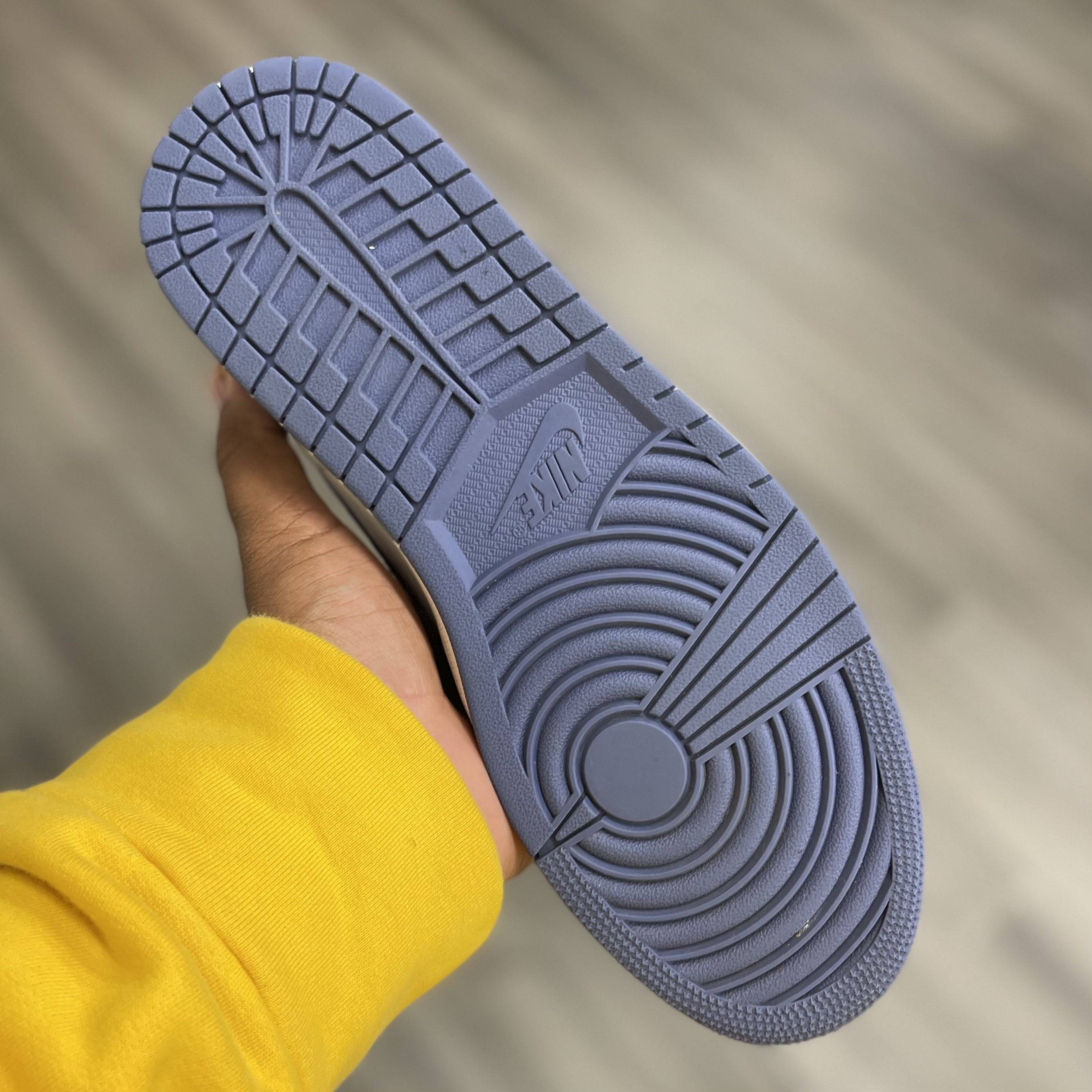 Air Jordan Retro 1 “Blue Moon”