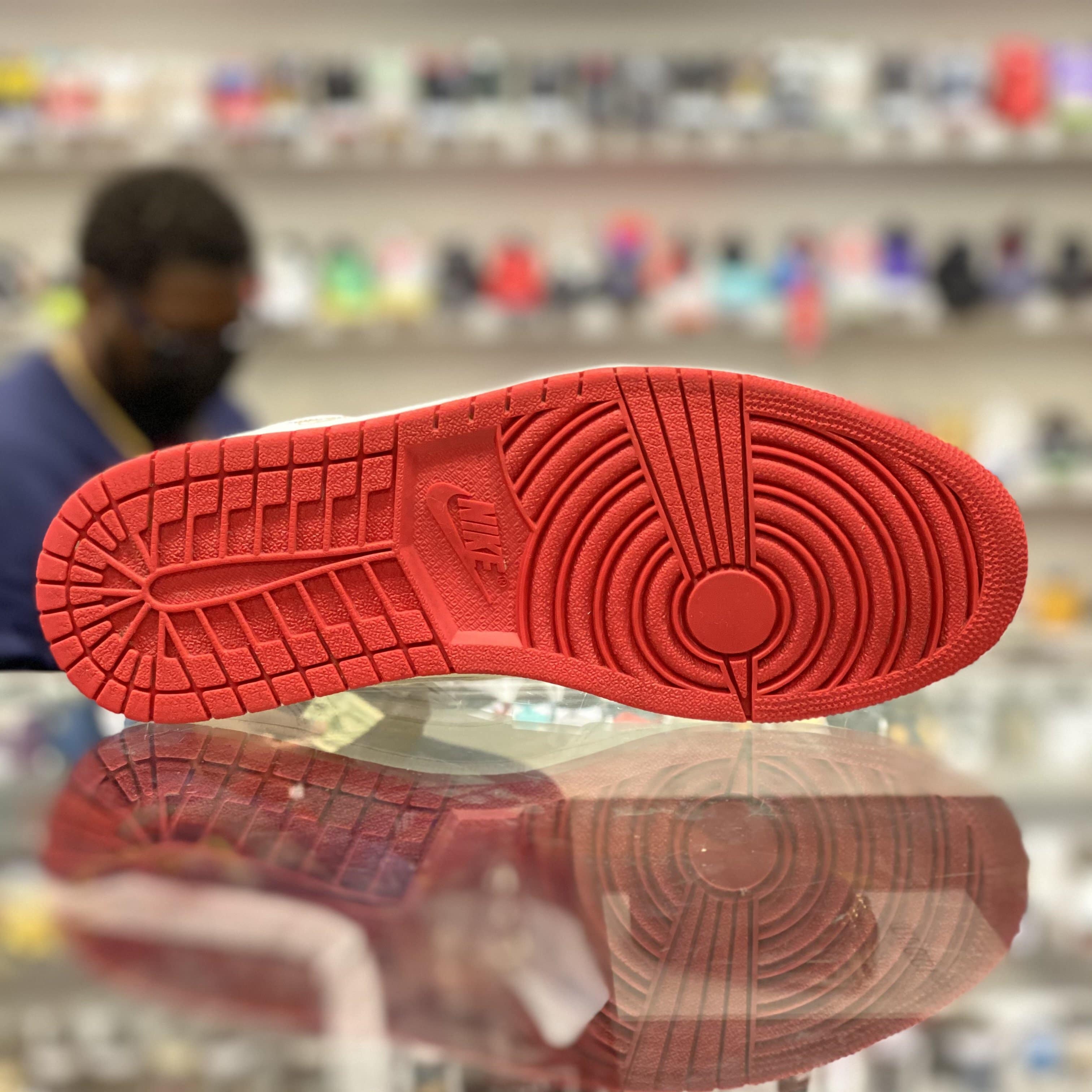 Air Jordan Retro 1 Mid “Hare”