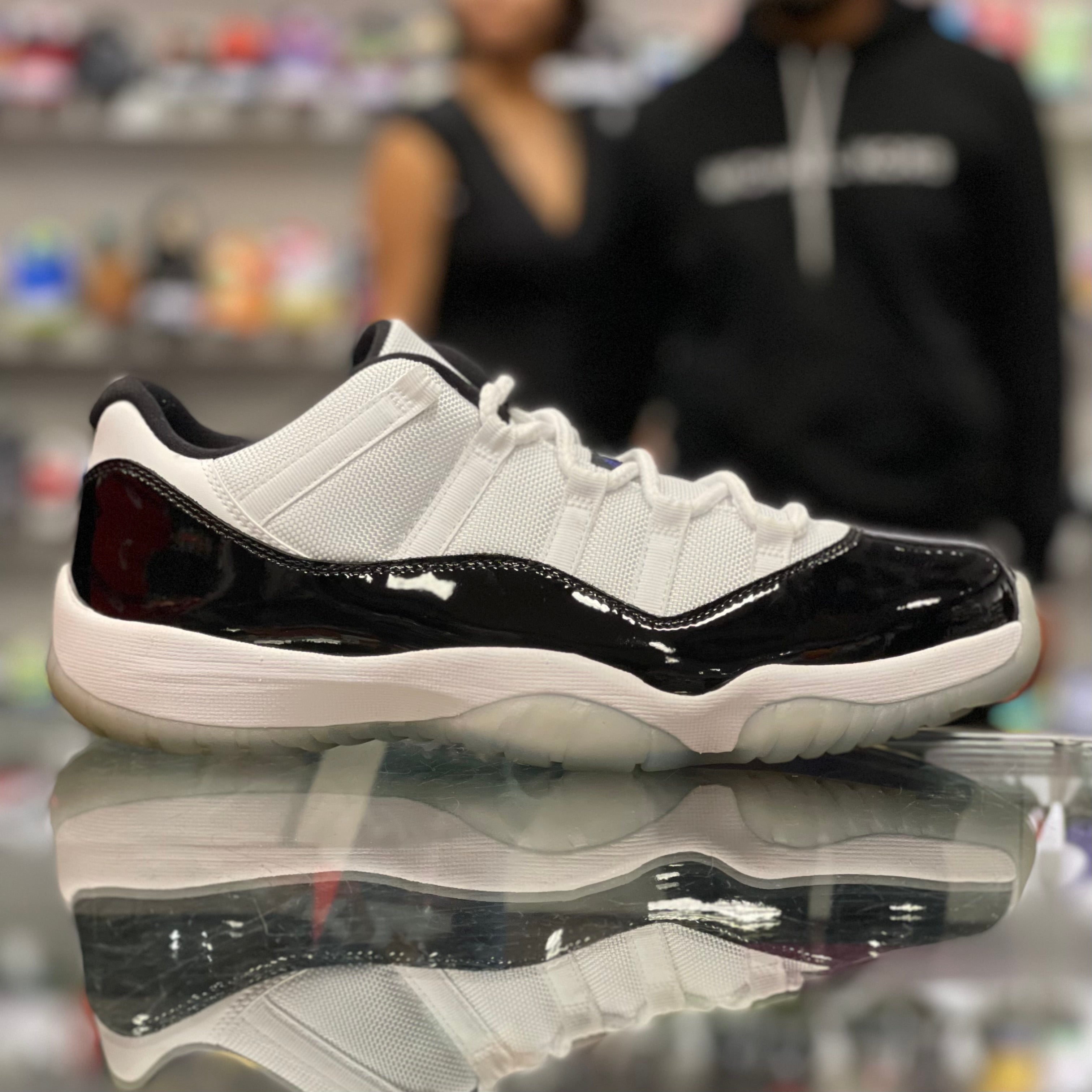 Air Jordan 11 Retro Low “Concord”