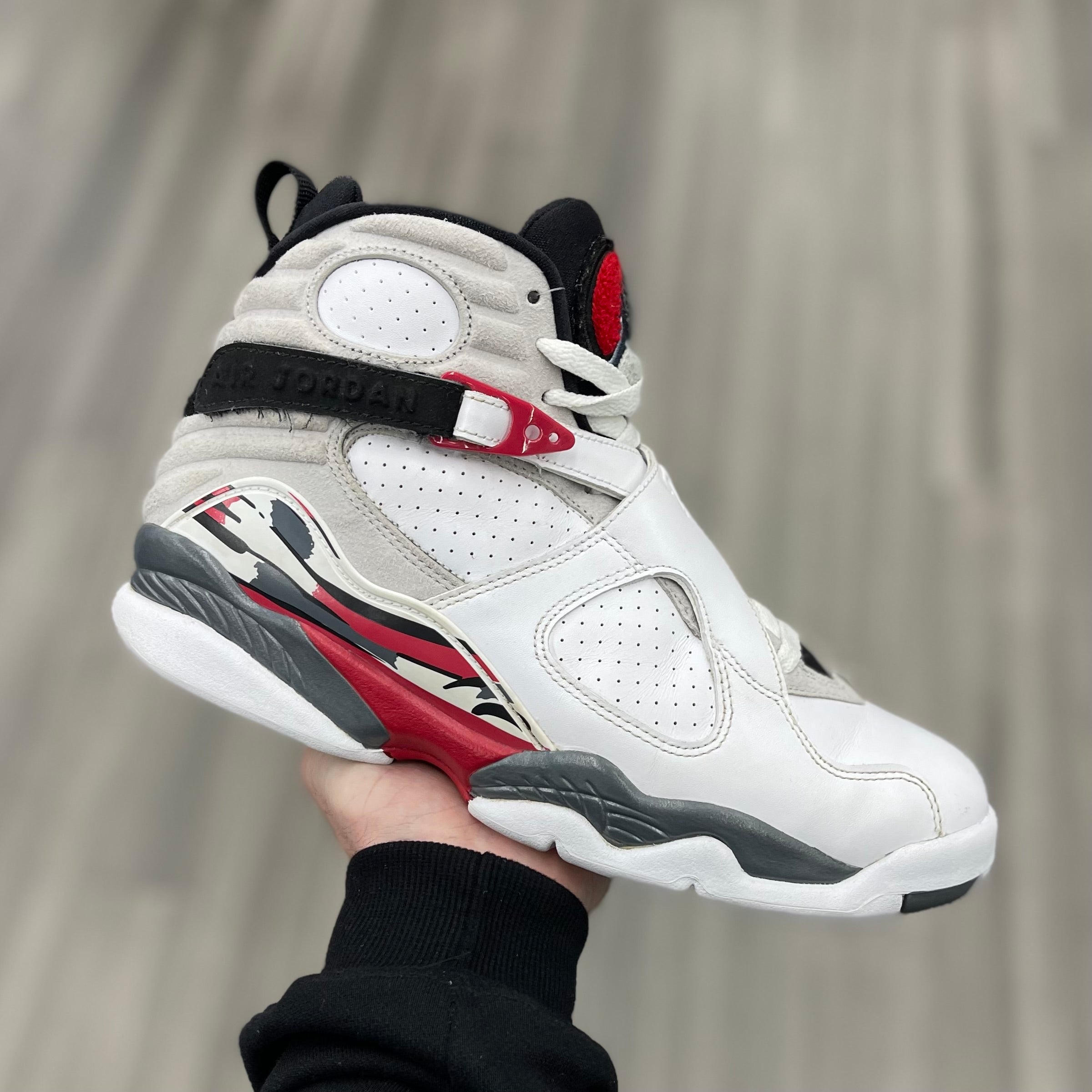 Air Jordan 8 Retro “Bugs Bunny”