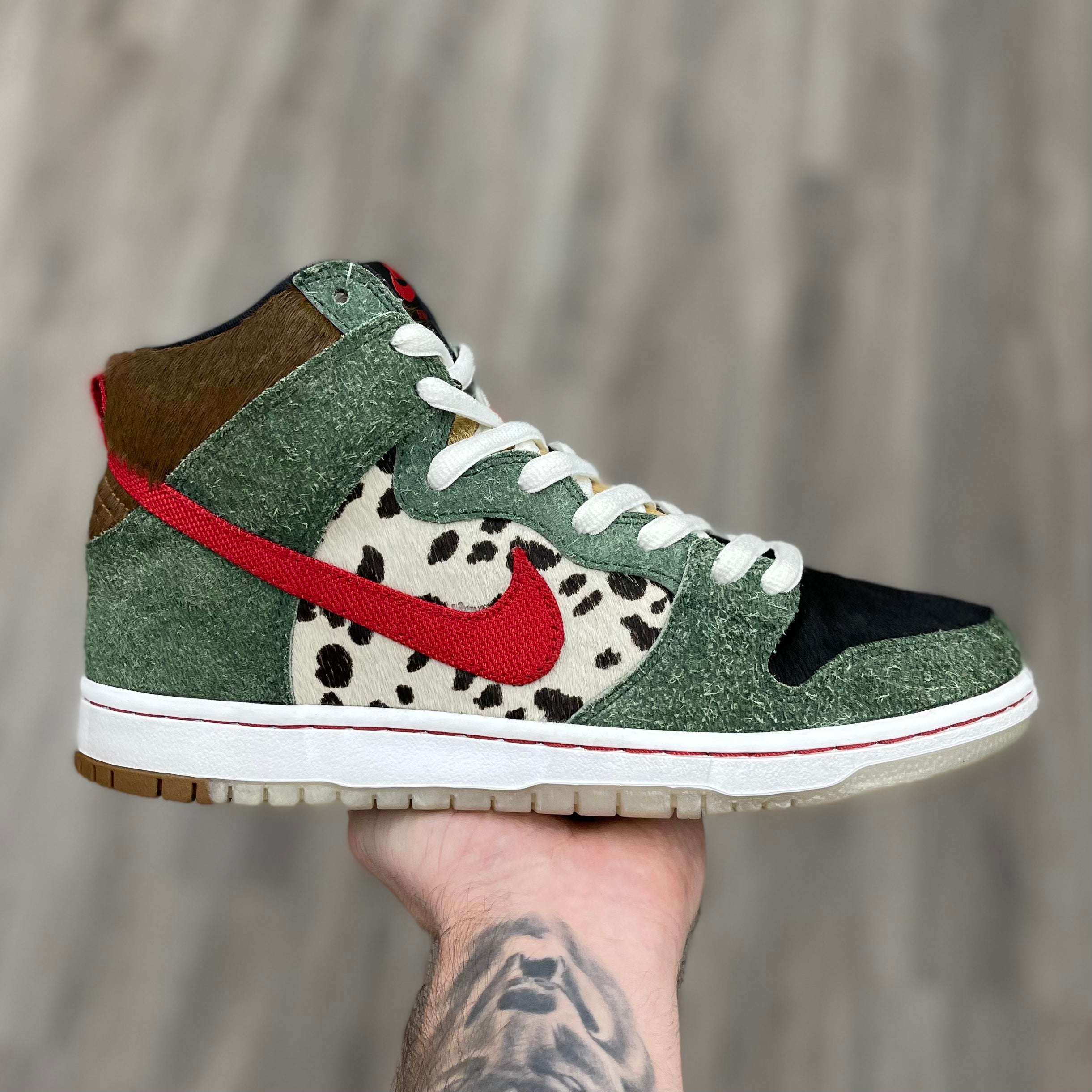 Nike SB Dunk High “Dog Walker”