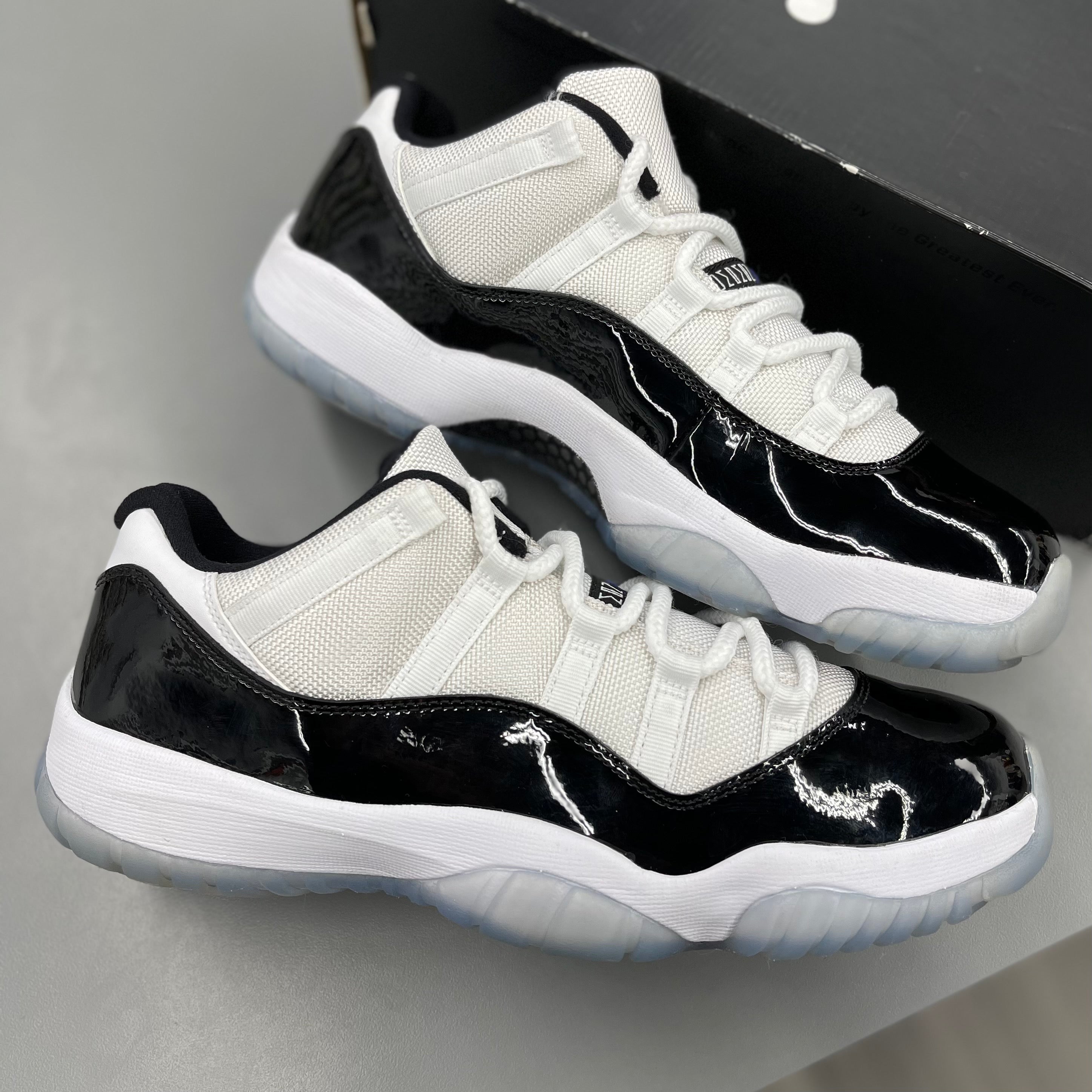 Air Jordan 11 Retro Low “Concord”