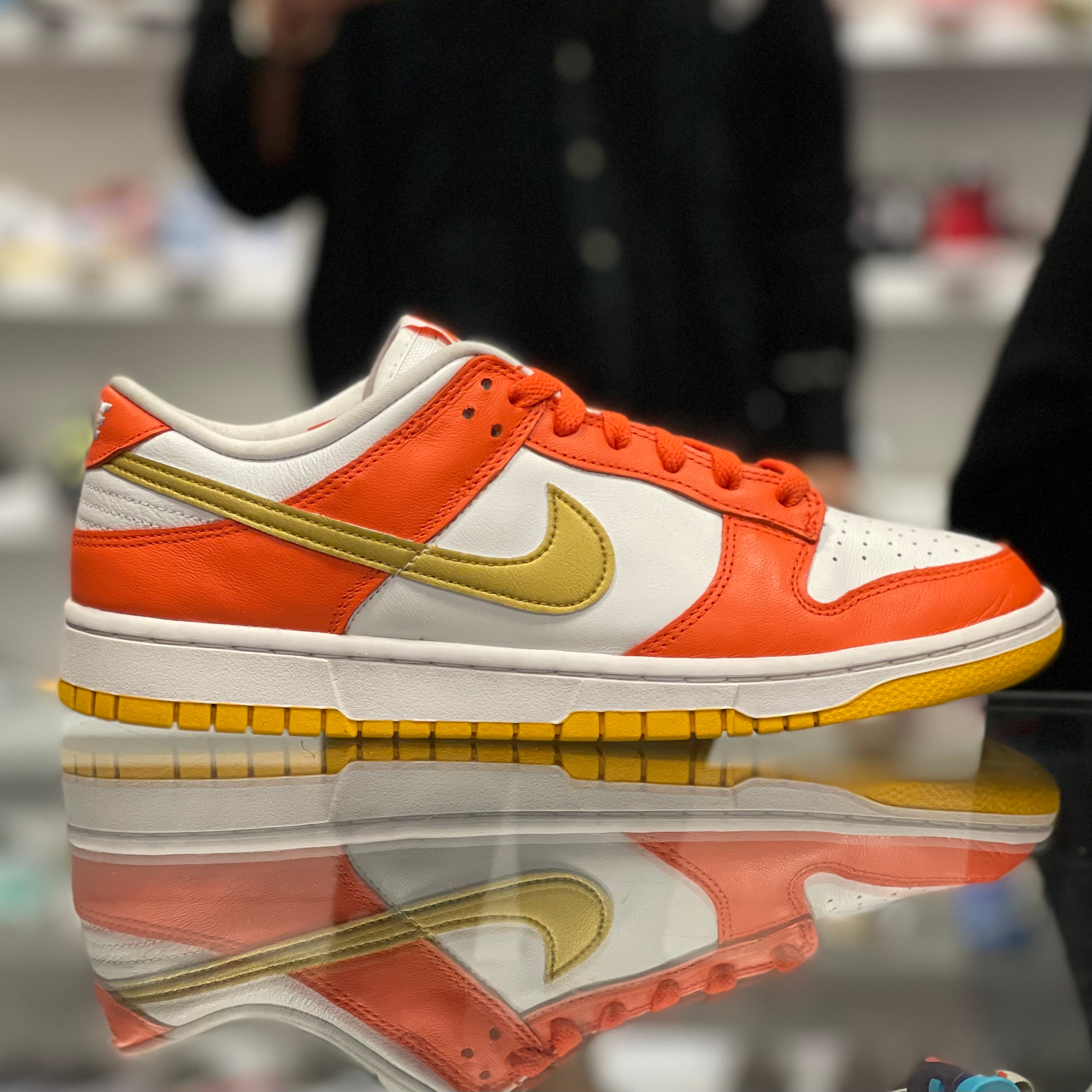 Nike Dunk Low "University Gold" (W)