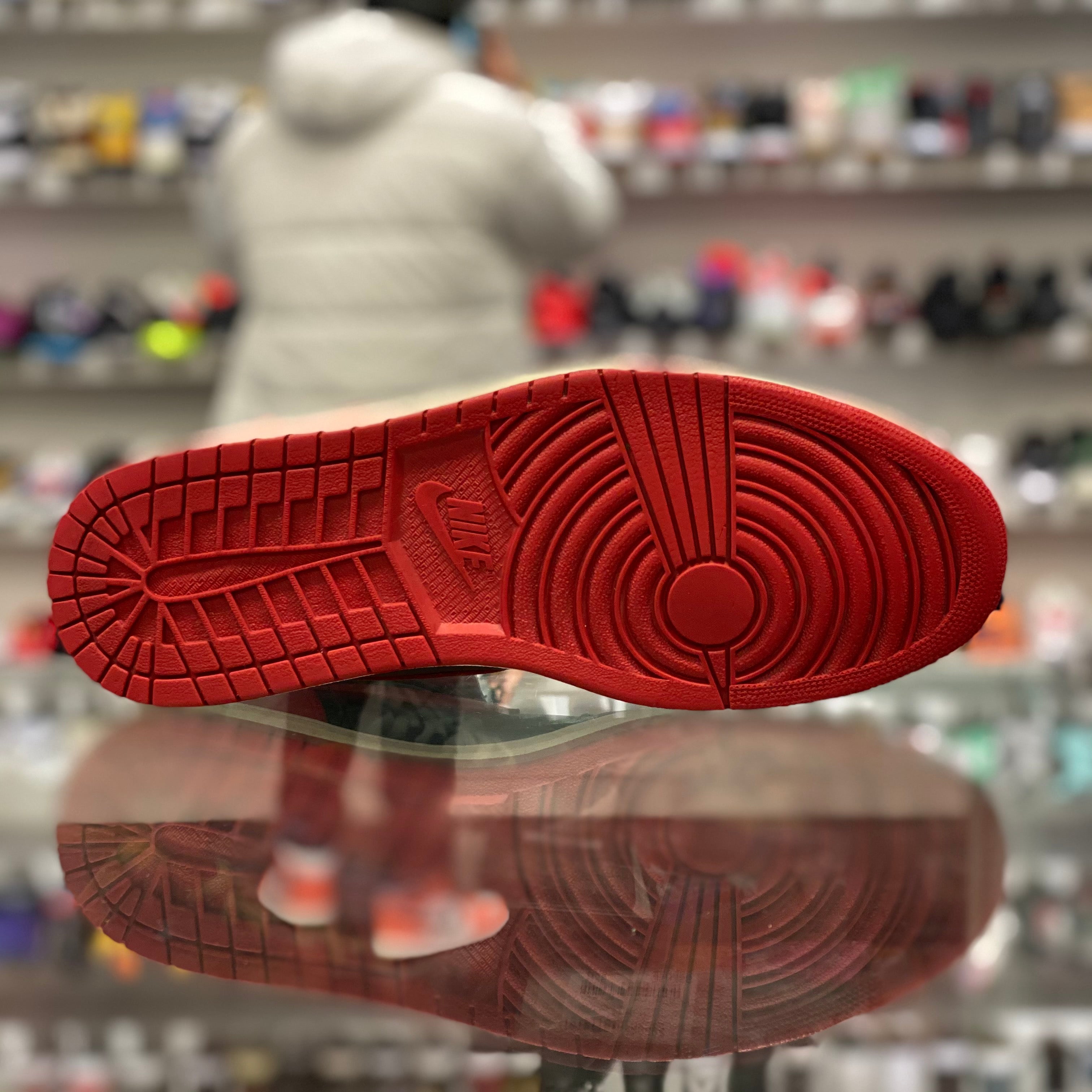 Air Jordan Retro 1 “2013 Bred”