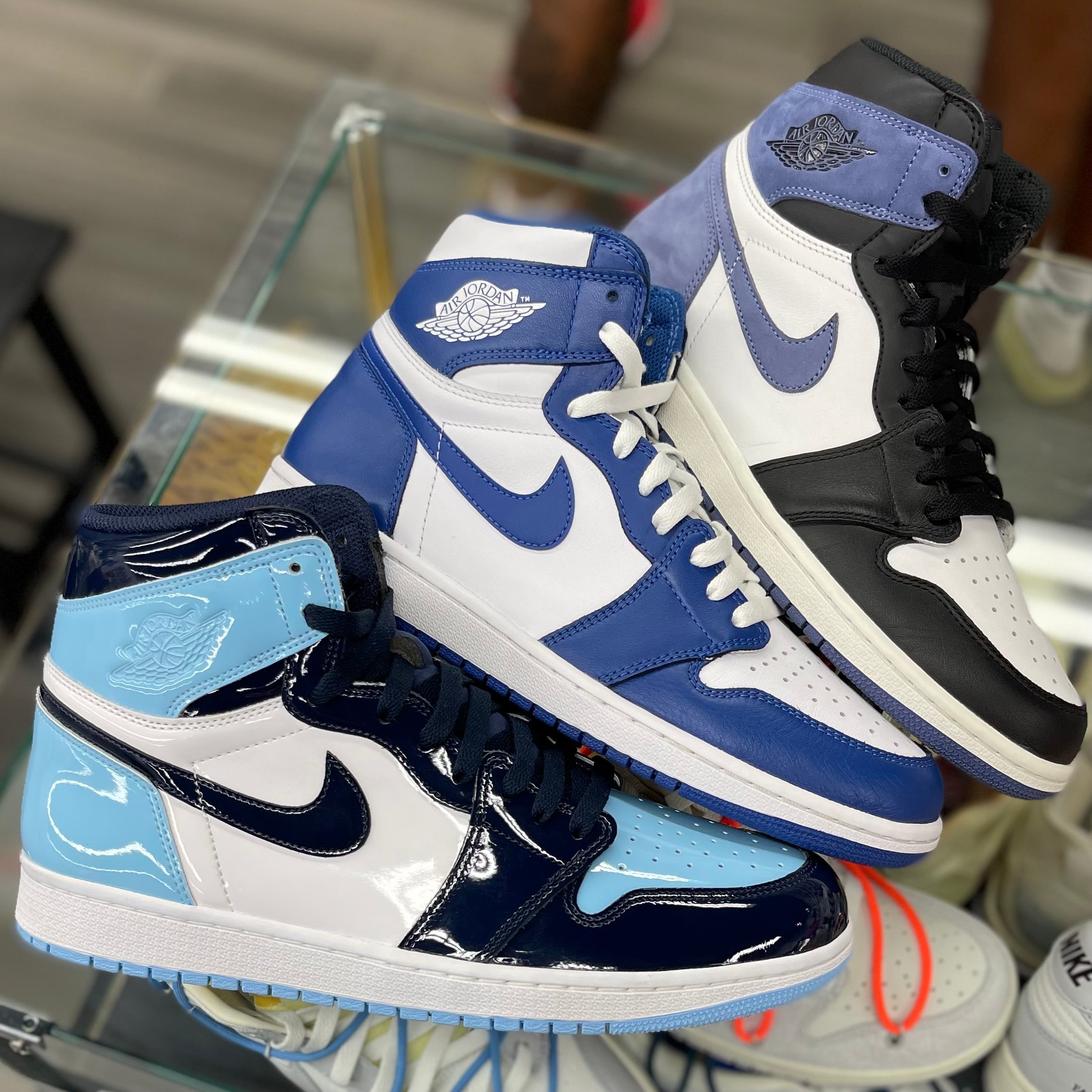 Air Jordan Retro 1 “Blue Moon”