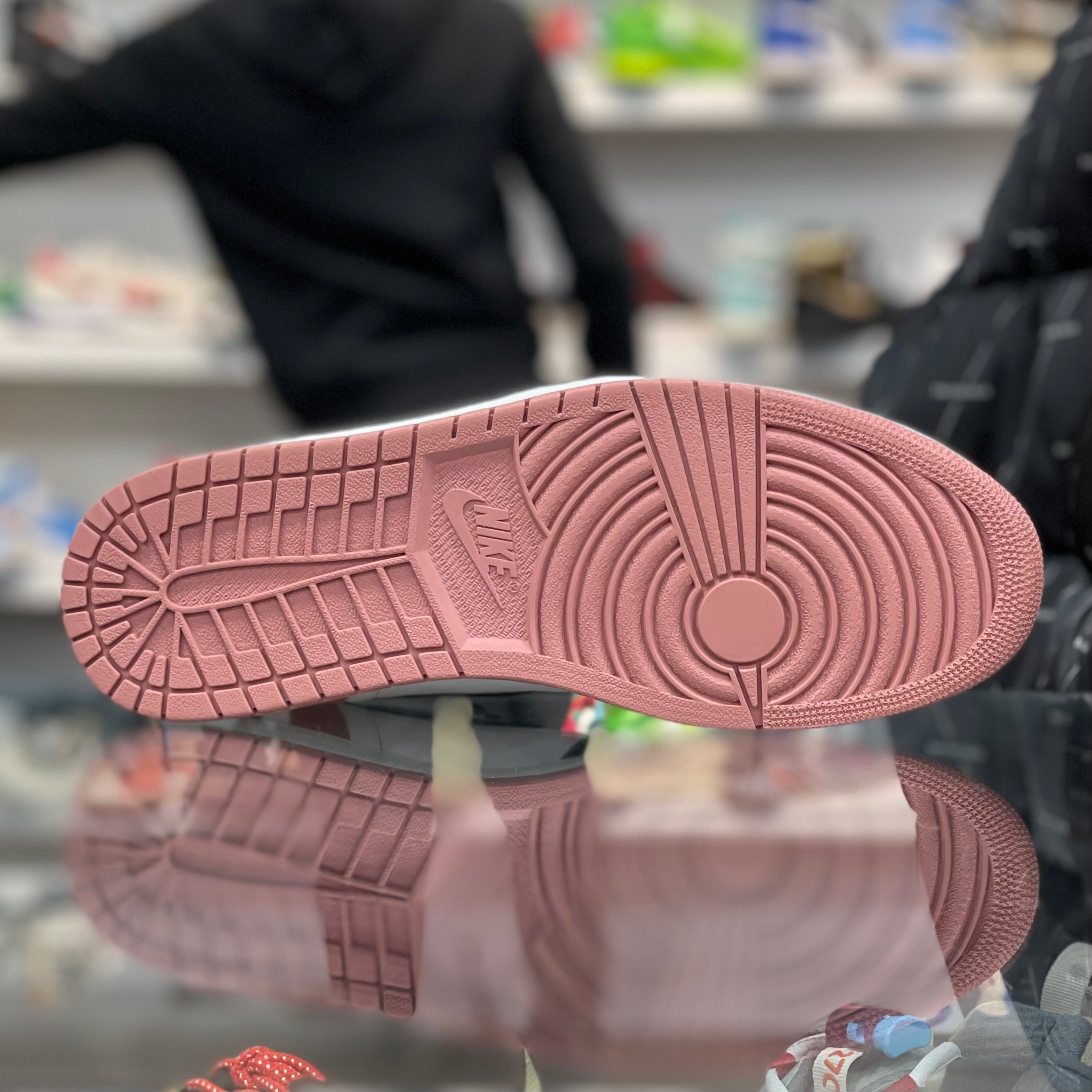 Air Jordan 1 Retro High “Rust Pink”