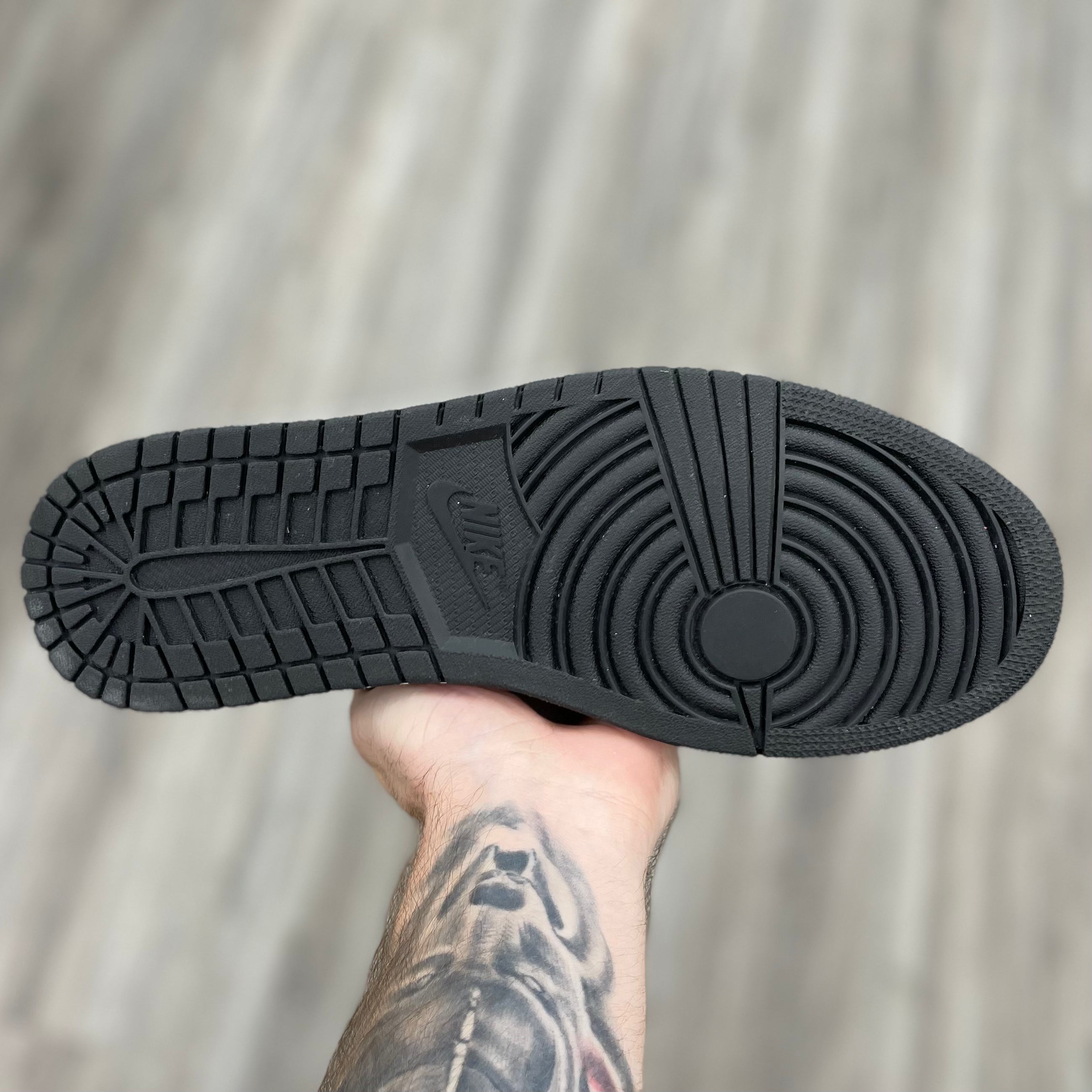 Air Jordan Retro 1 Low “Light Smoke”