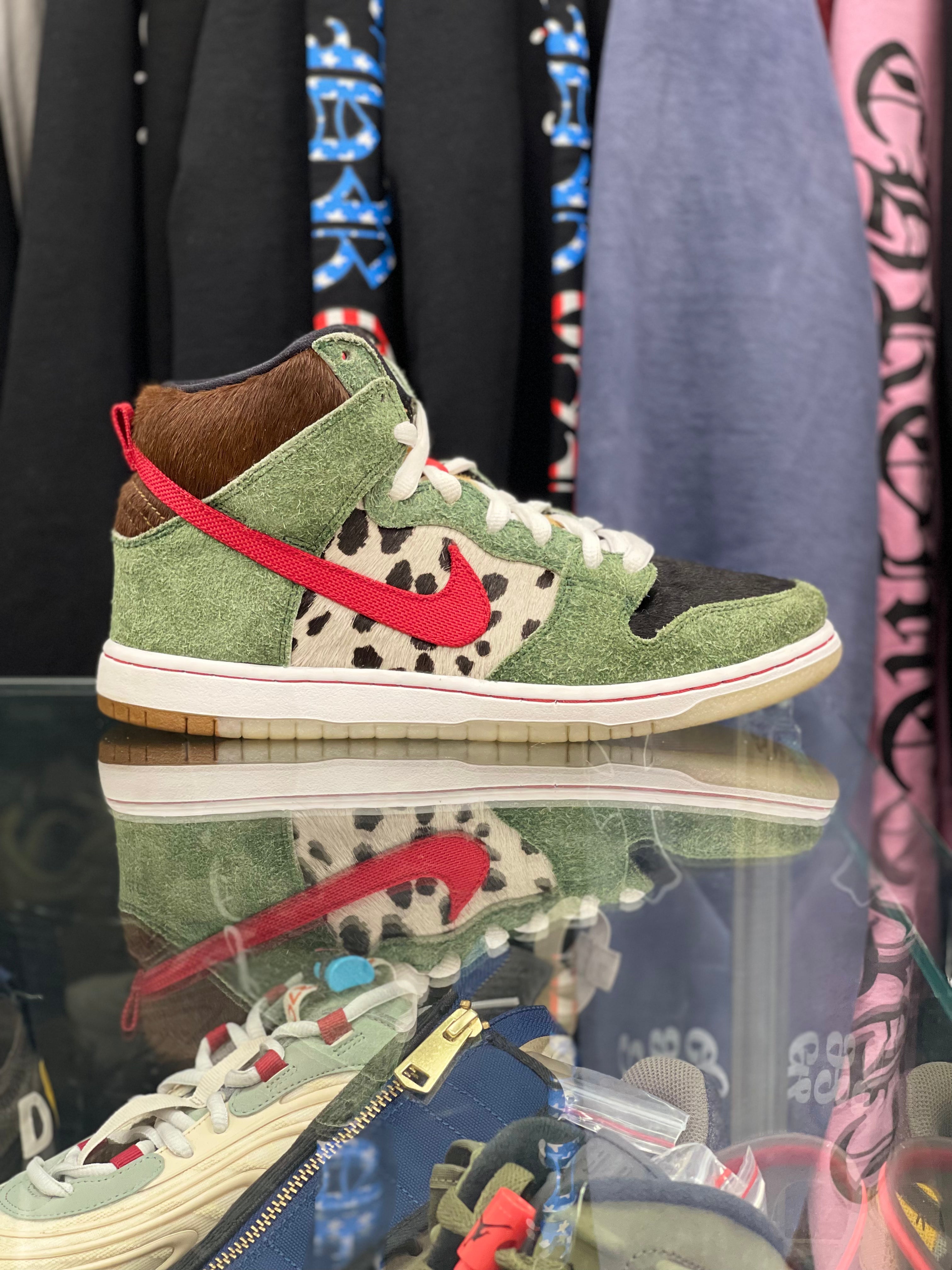 Nike SB Dunk High “Dog Walker”