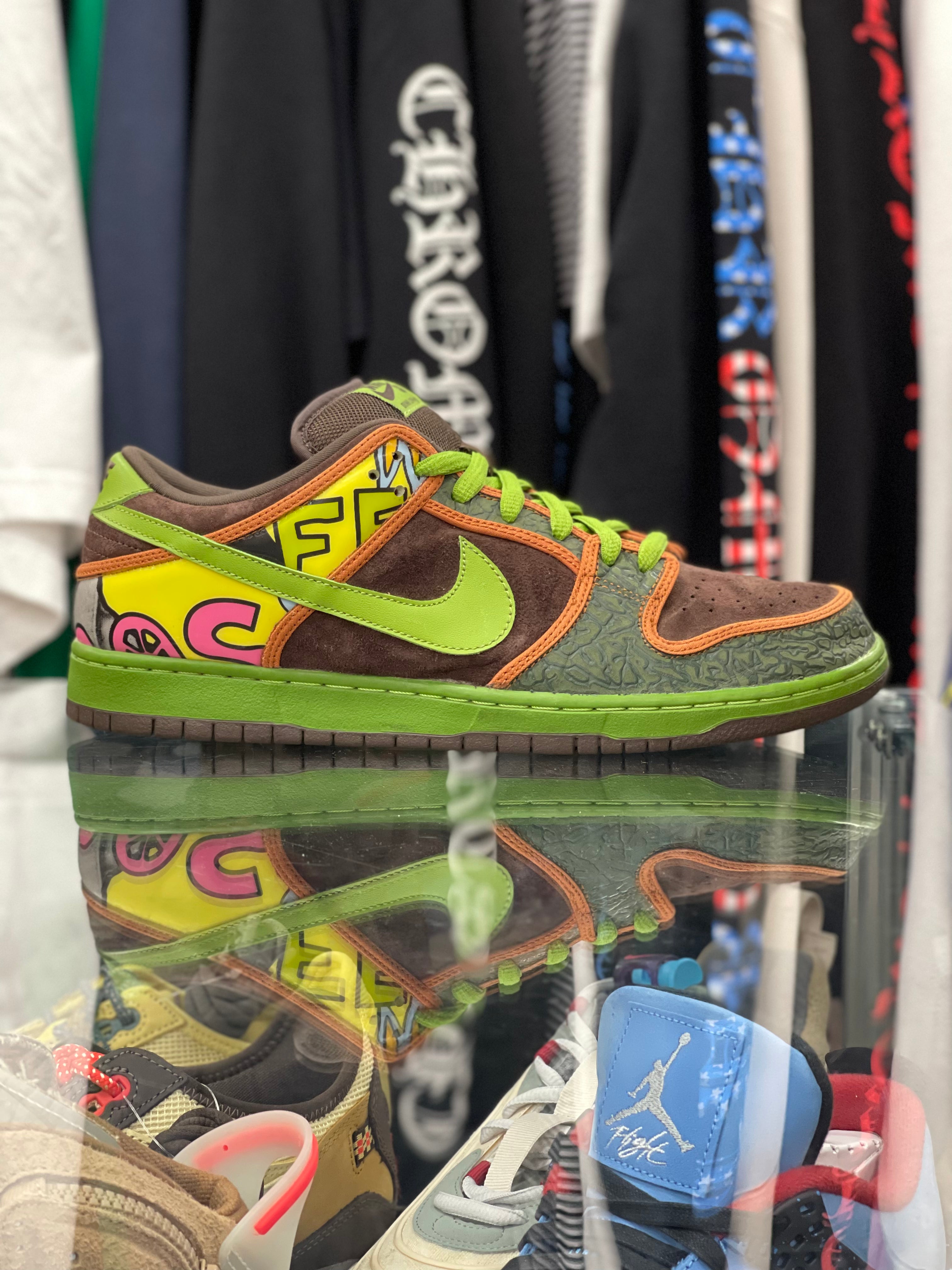 Nike SB Dunk Low “De La Soul”