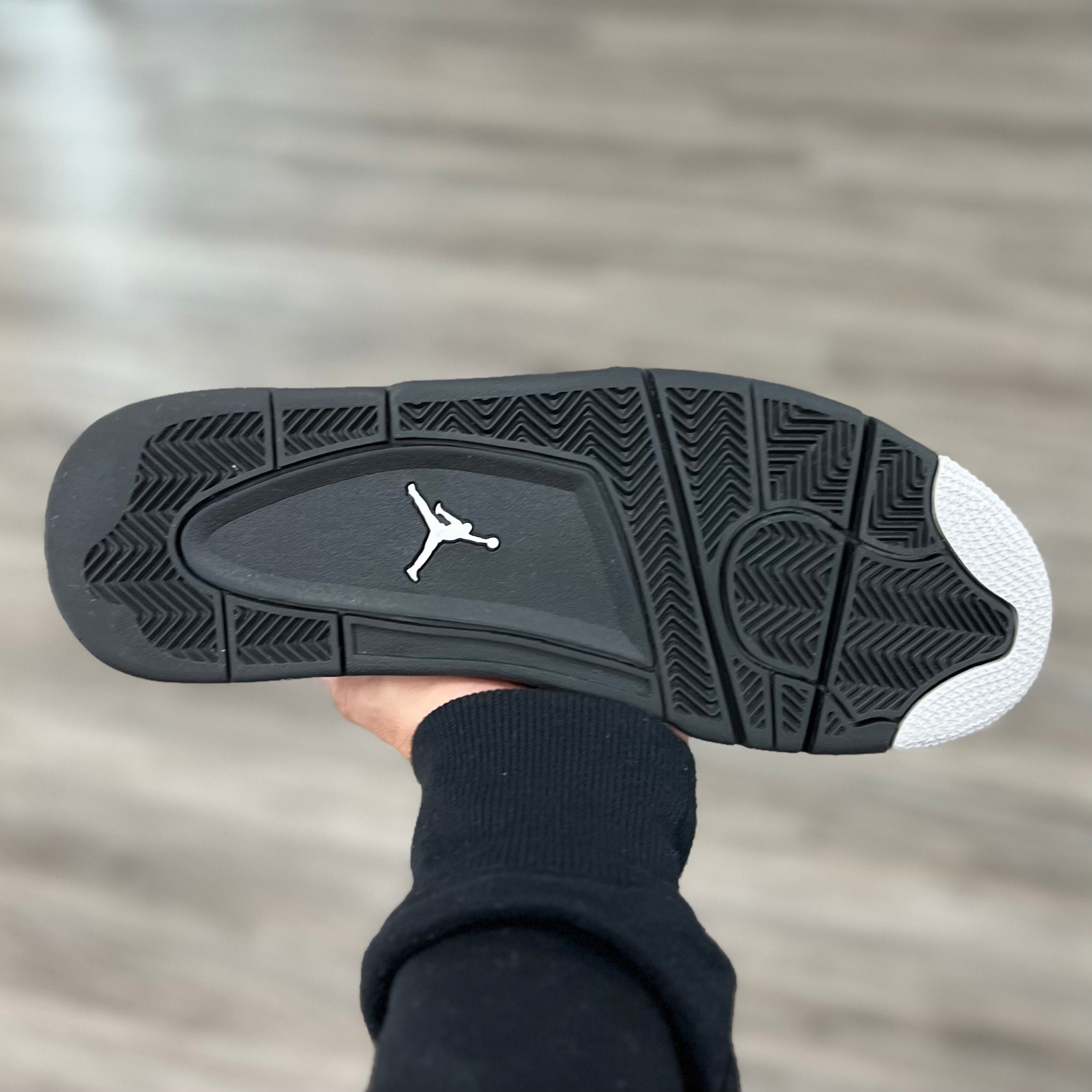 Air Jordan 4 Retro “Oreo”