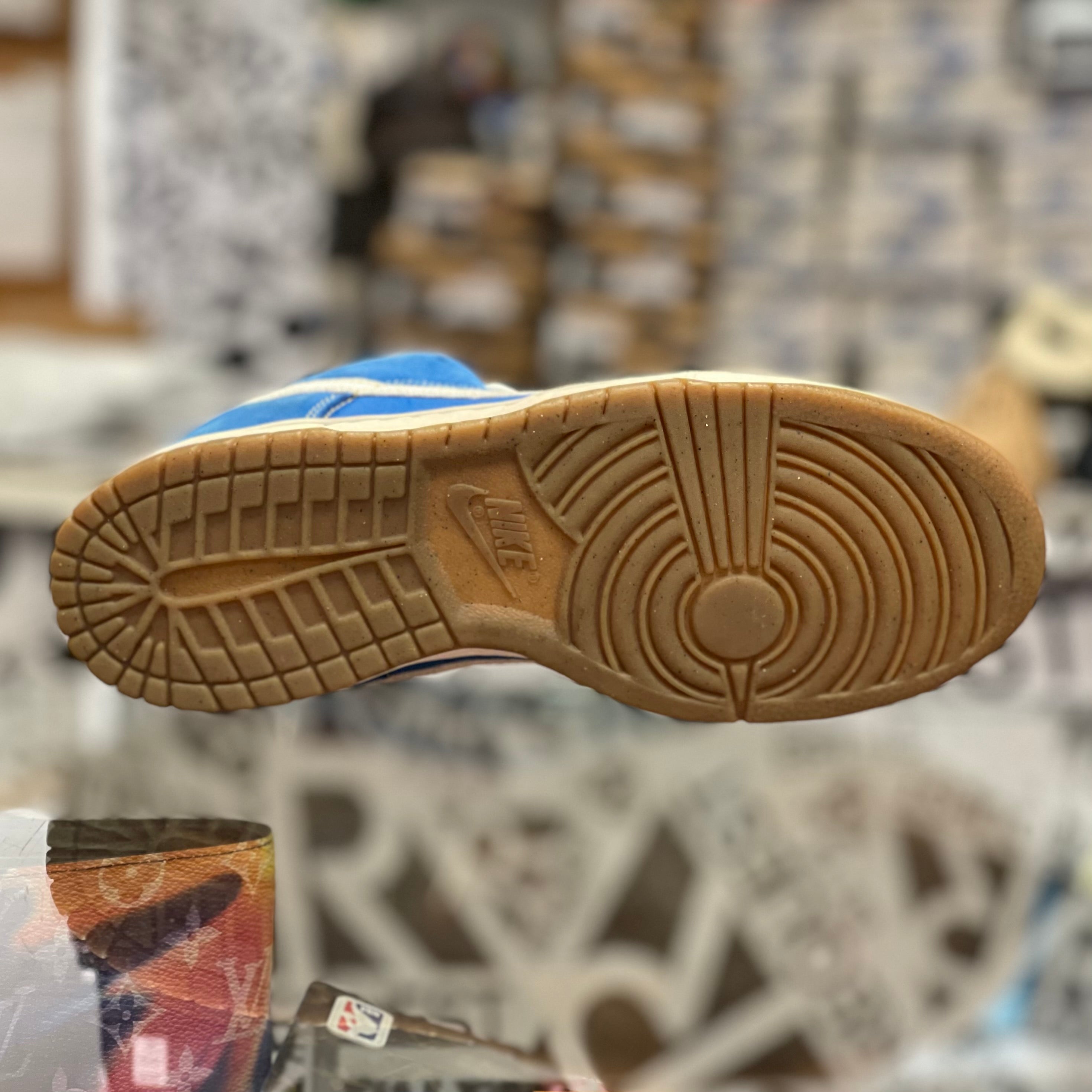 Nike SB Dunk Low “Street Fighter Chun Li”