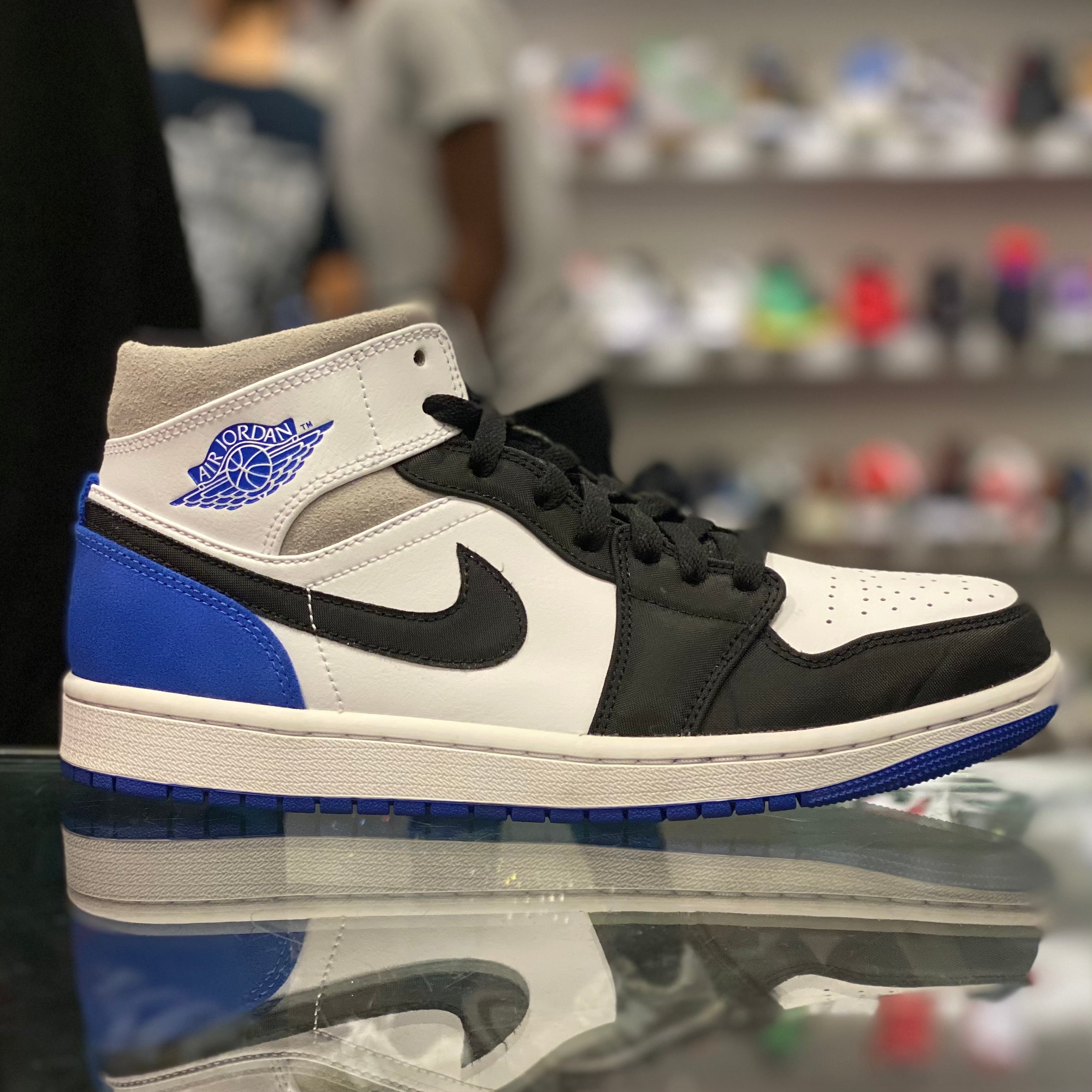Air Jordan 1 Retro Mid SE “Union Royal”