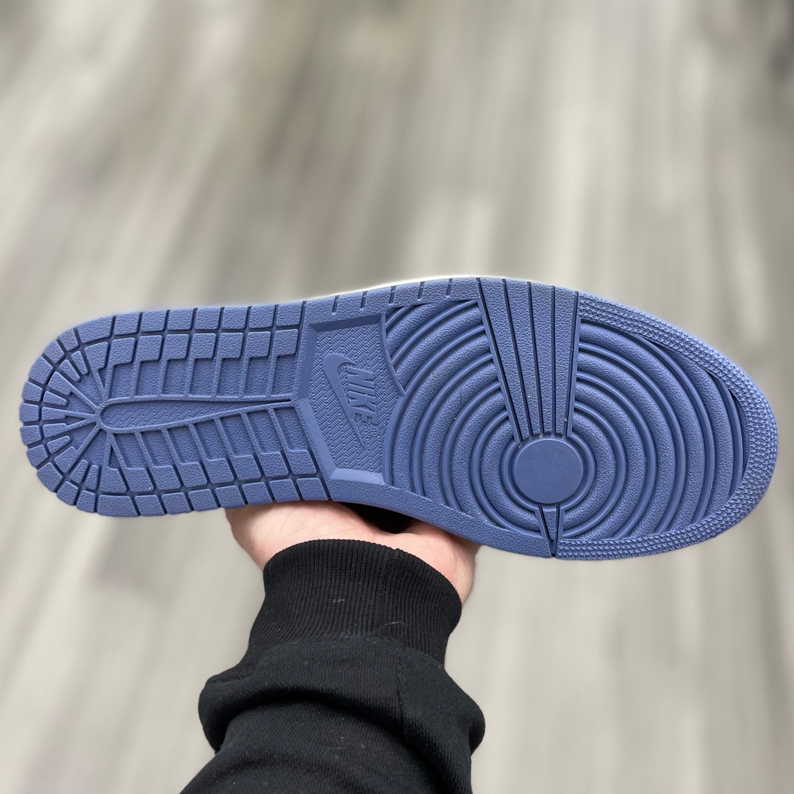 Air Jordan Retro 1 “Blue Moon”