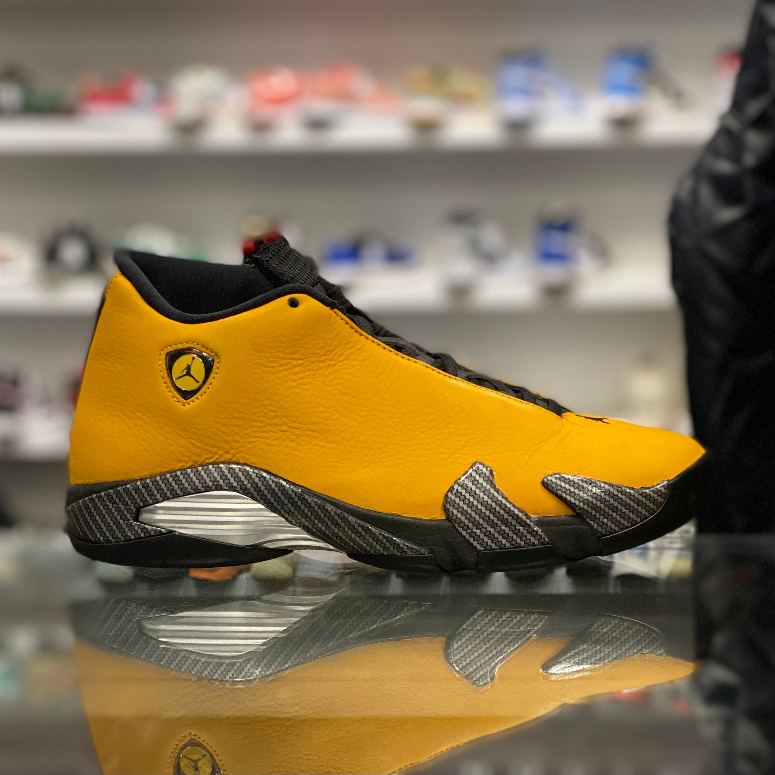 Air Jordan 14 Retro “University Gold”