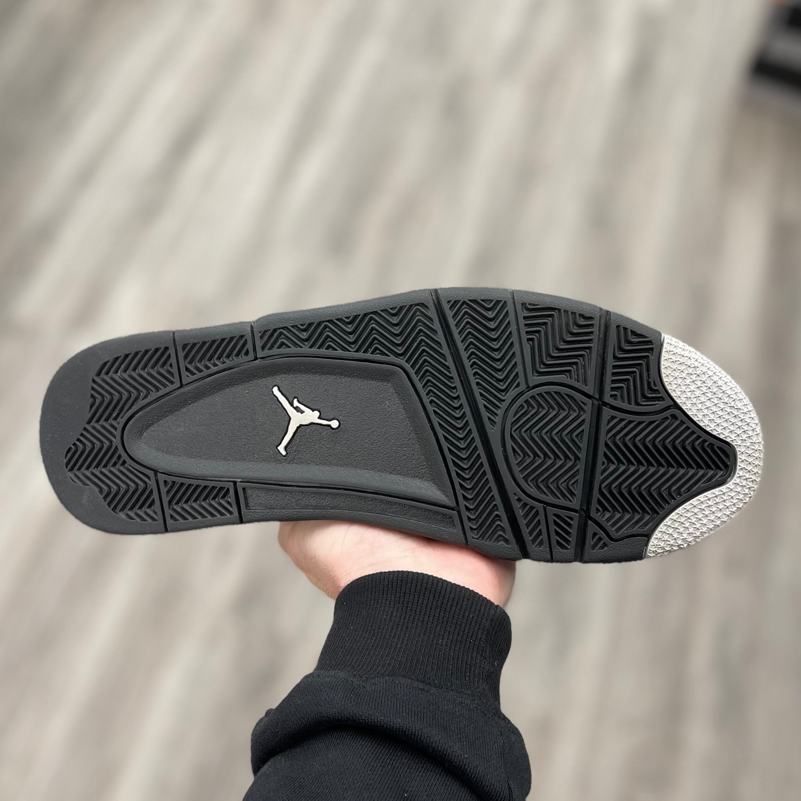 Air Jordan 4 Retro “Oreo”