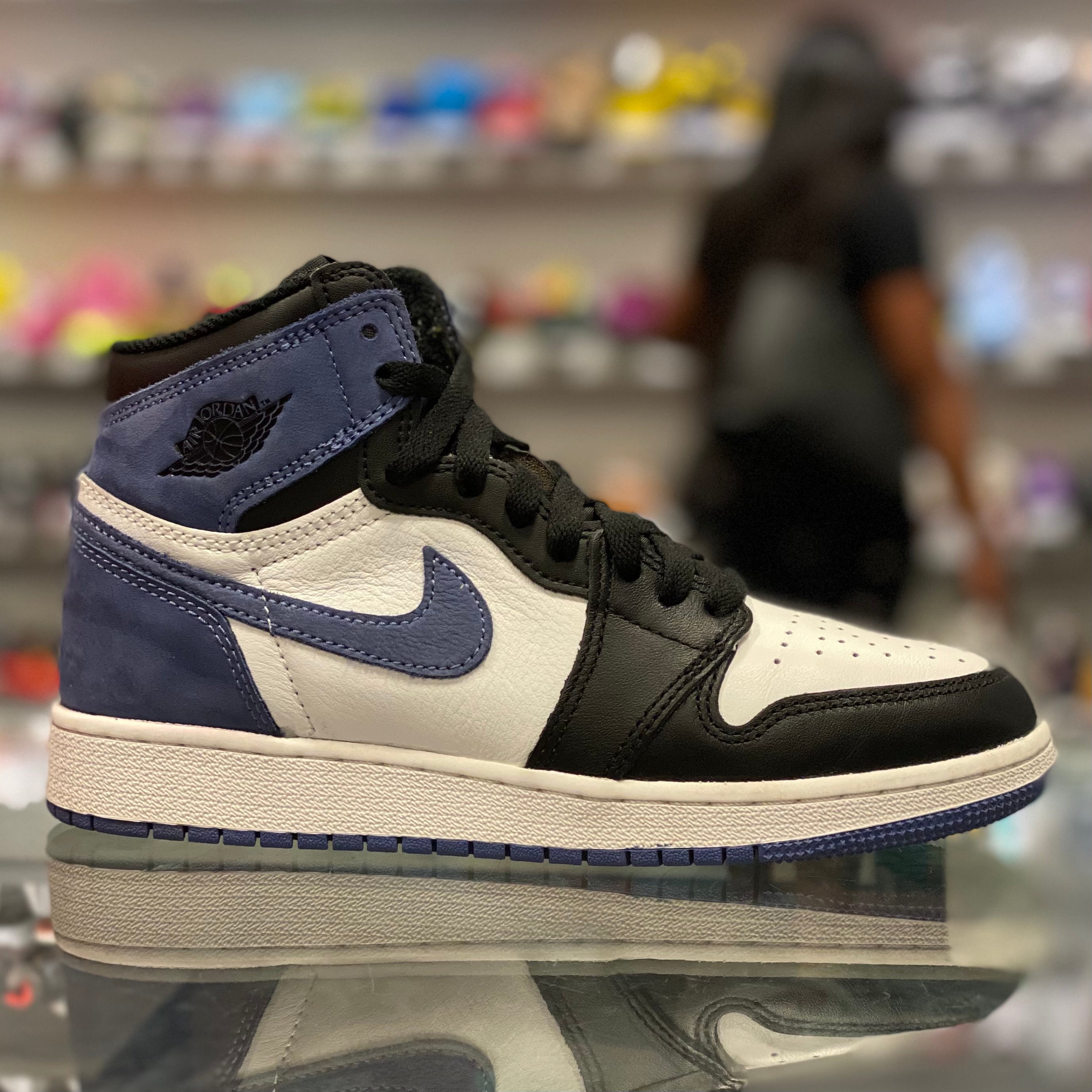 Air Jordan Retro 1 “Blue Moon”