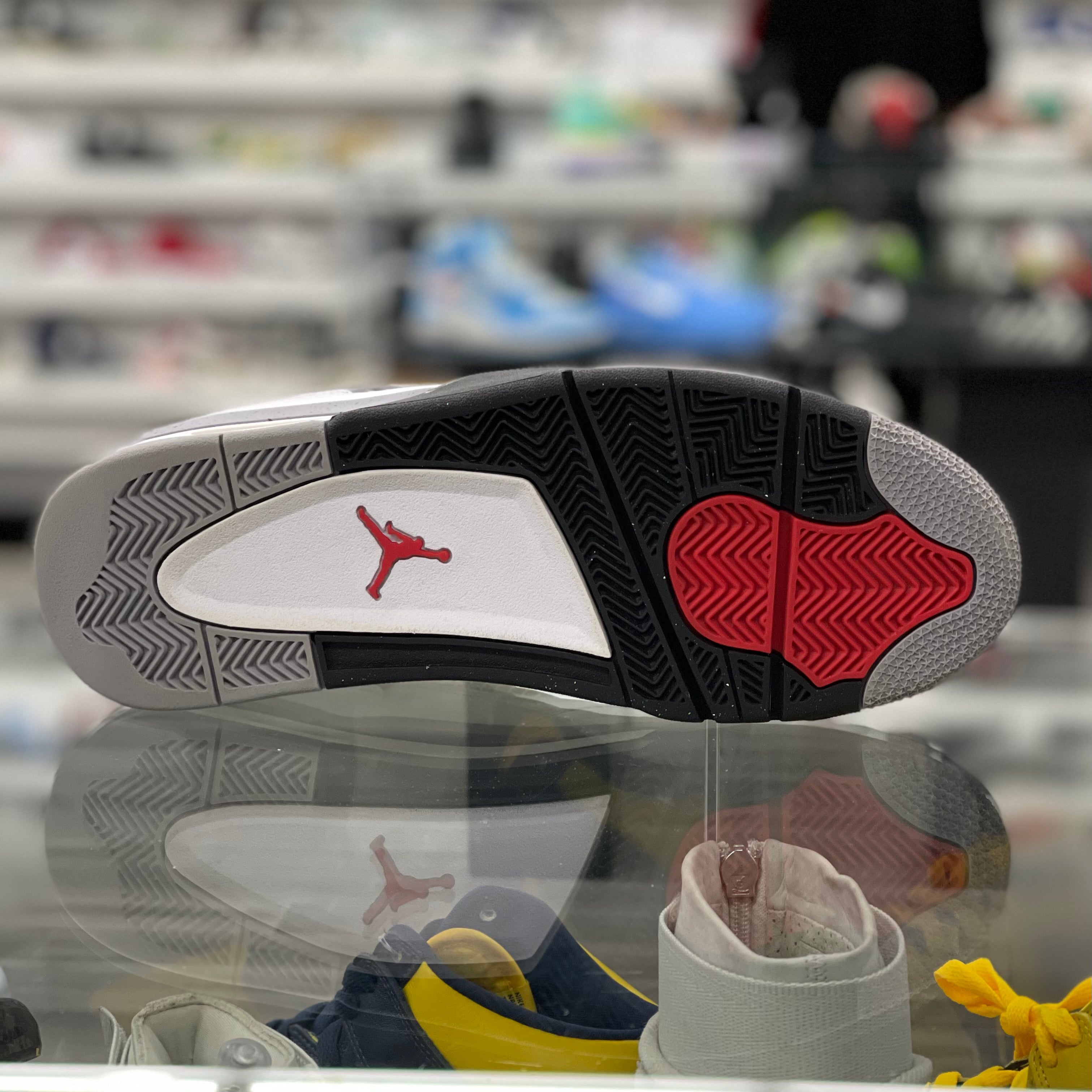 Air Jordan 4 Retro “White Cement 2012”