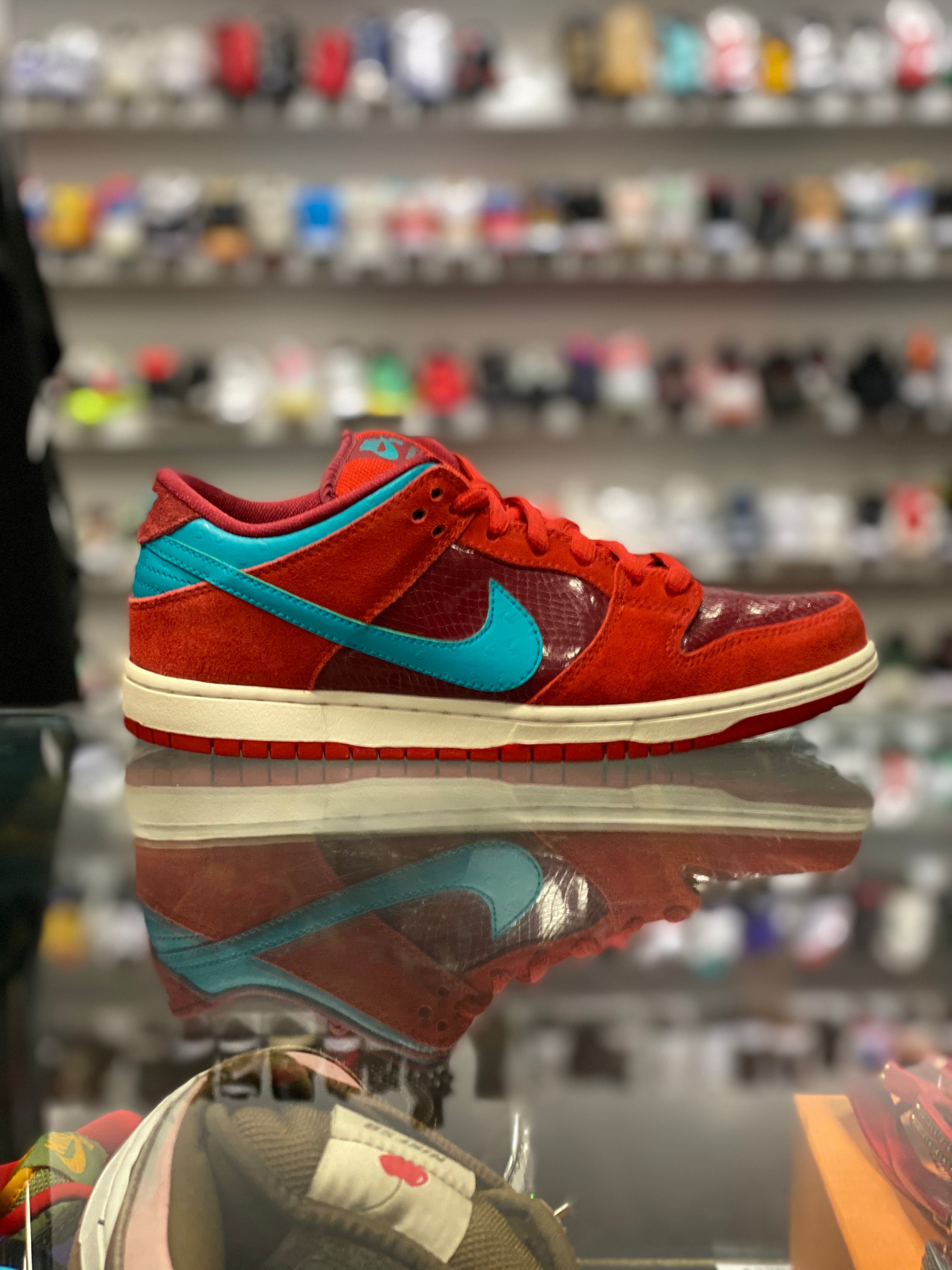 Nike Dunk Low “Brickhouse Turbo Green”