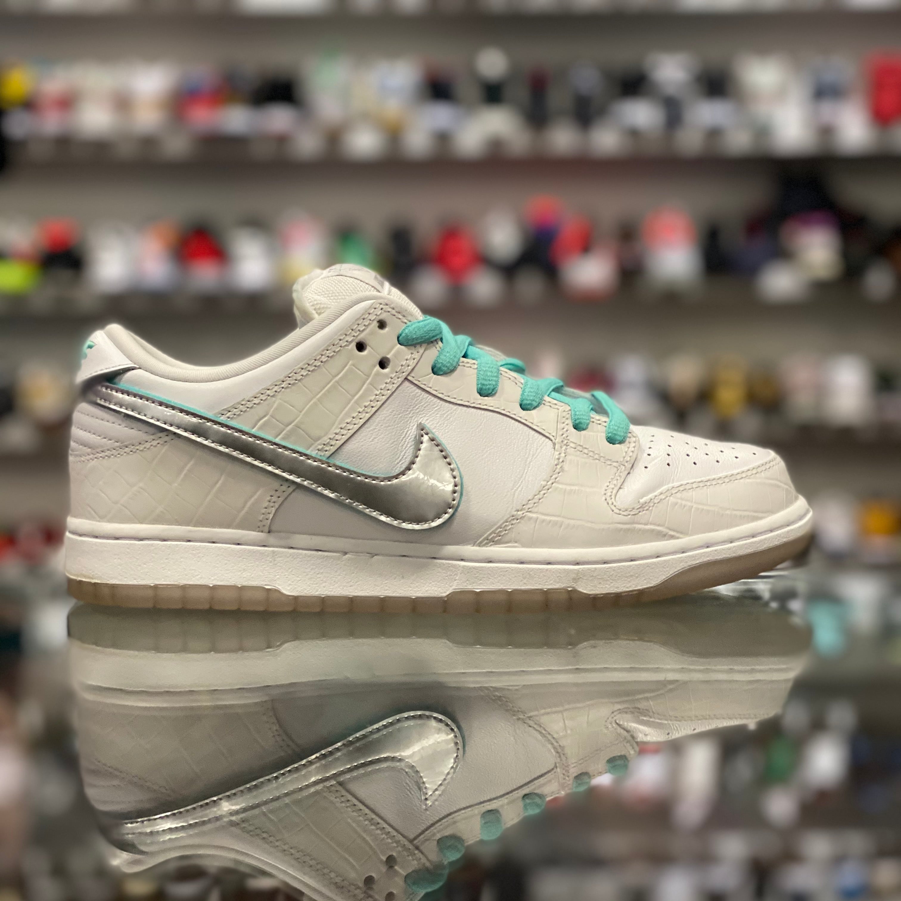 Nike SB Dunk Low “White Diamond”