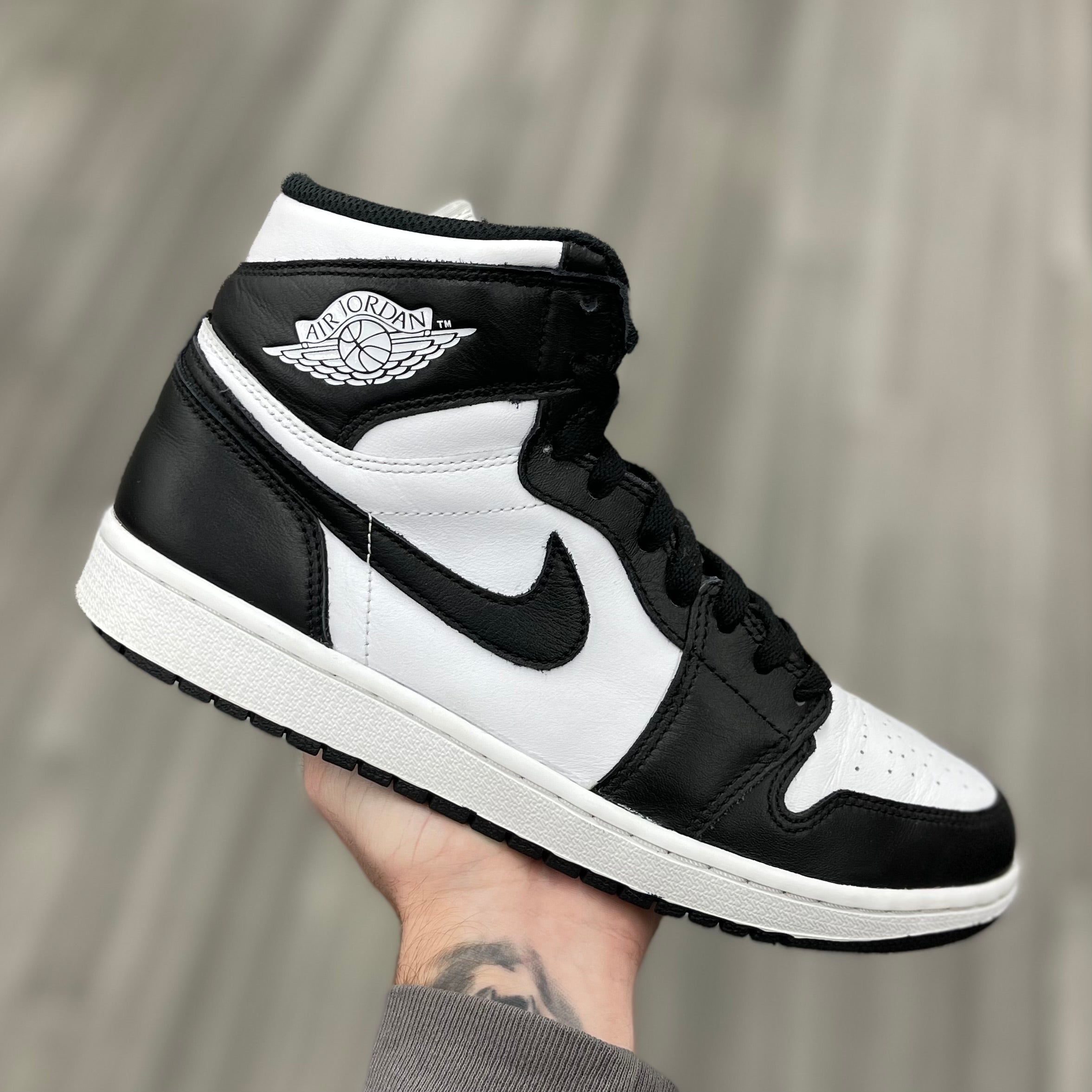 Air Jordan 1 Retro “Black White”